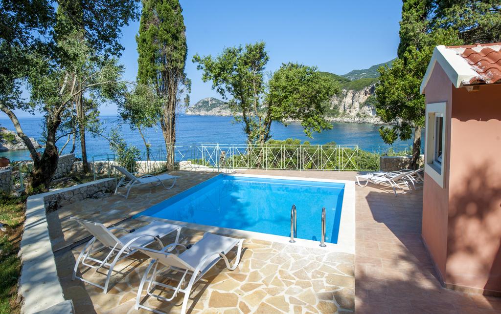 Family Room Garden View Two Bedrooms