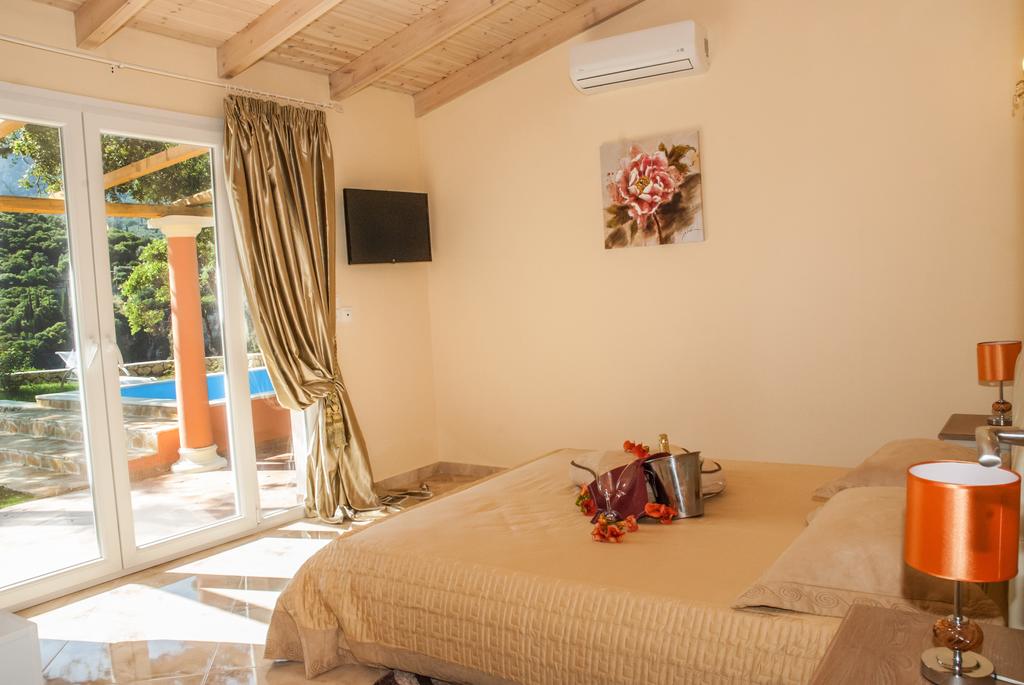 Family Room Garden View