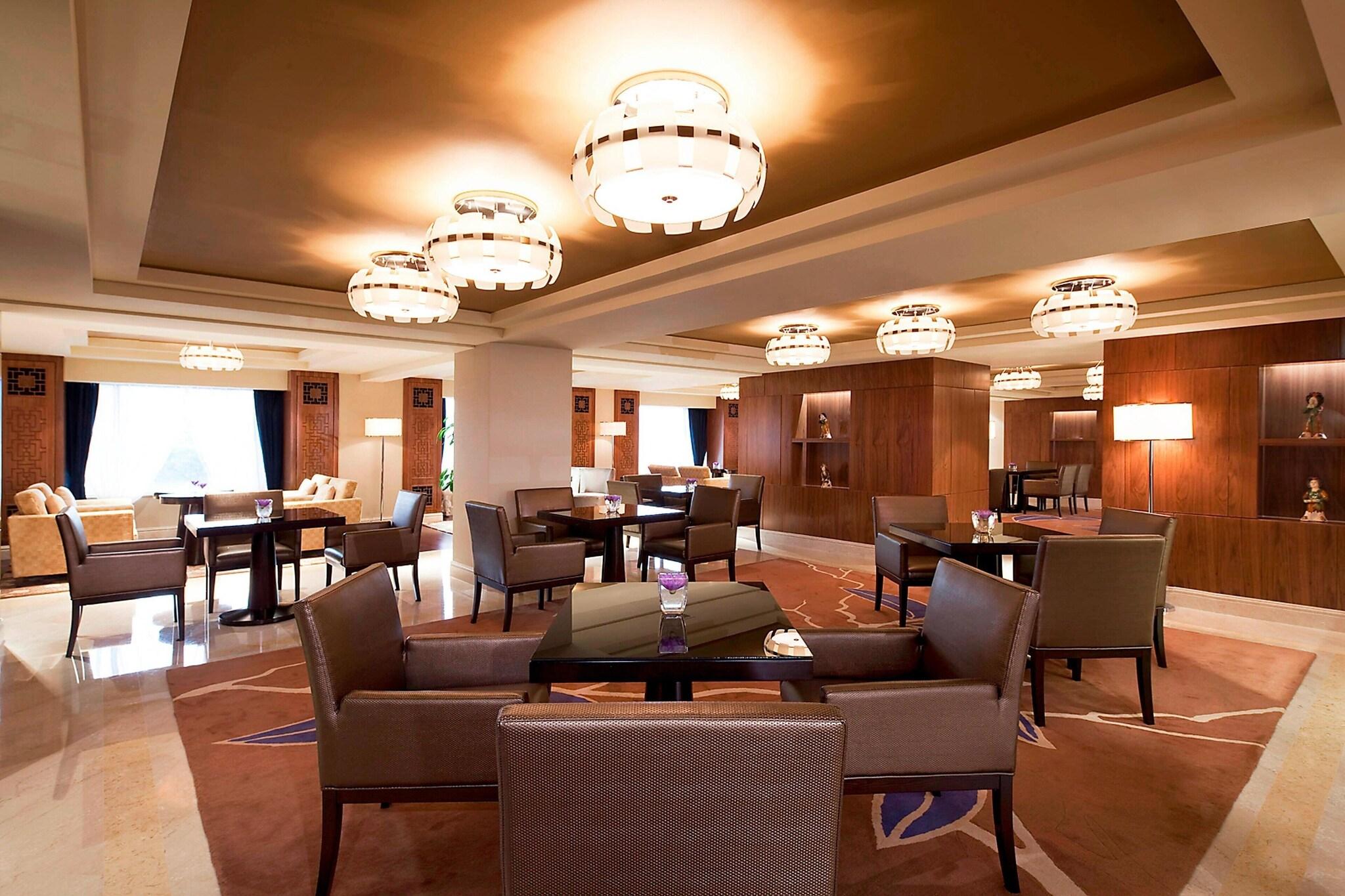 Double Club King Bed