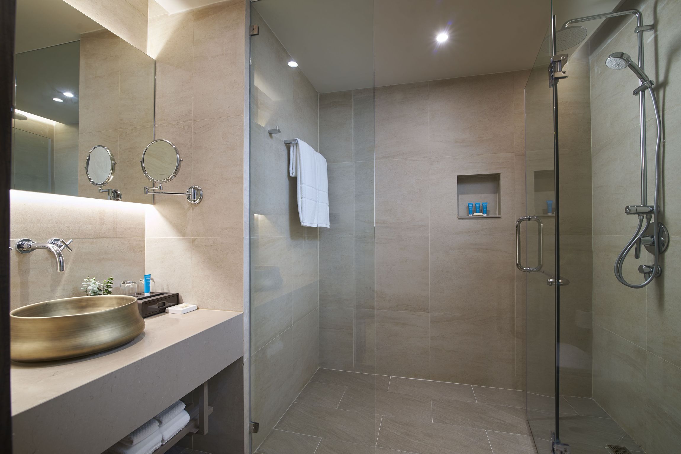 Double Superior King Bed