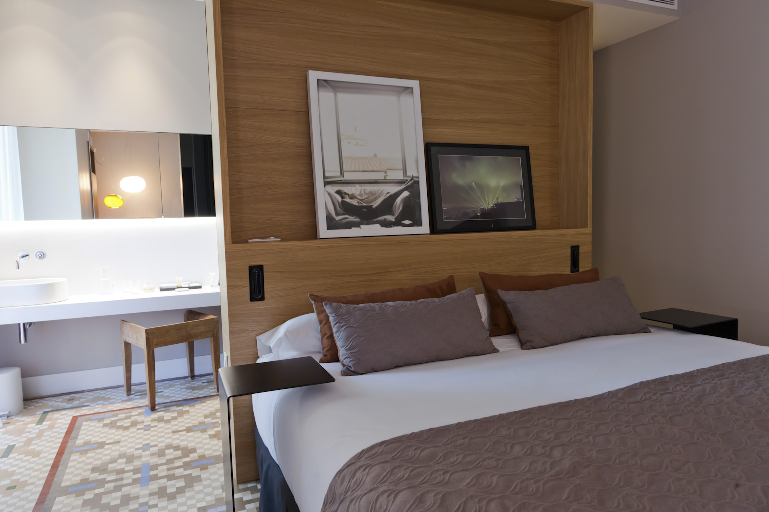 Junior Suite King Size Bed