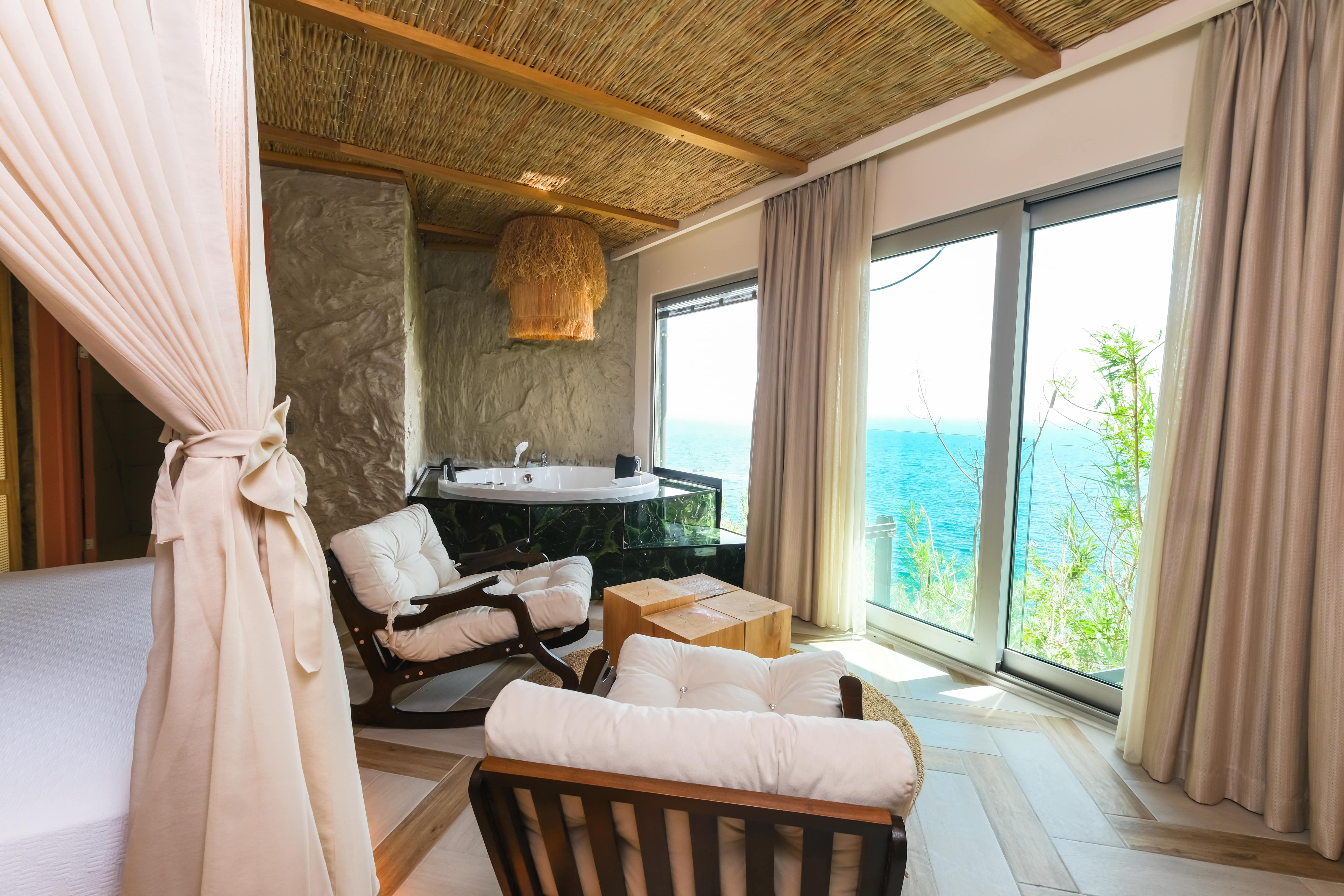 Suite with Jacuzzi with Views