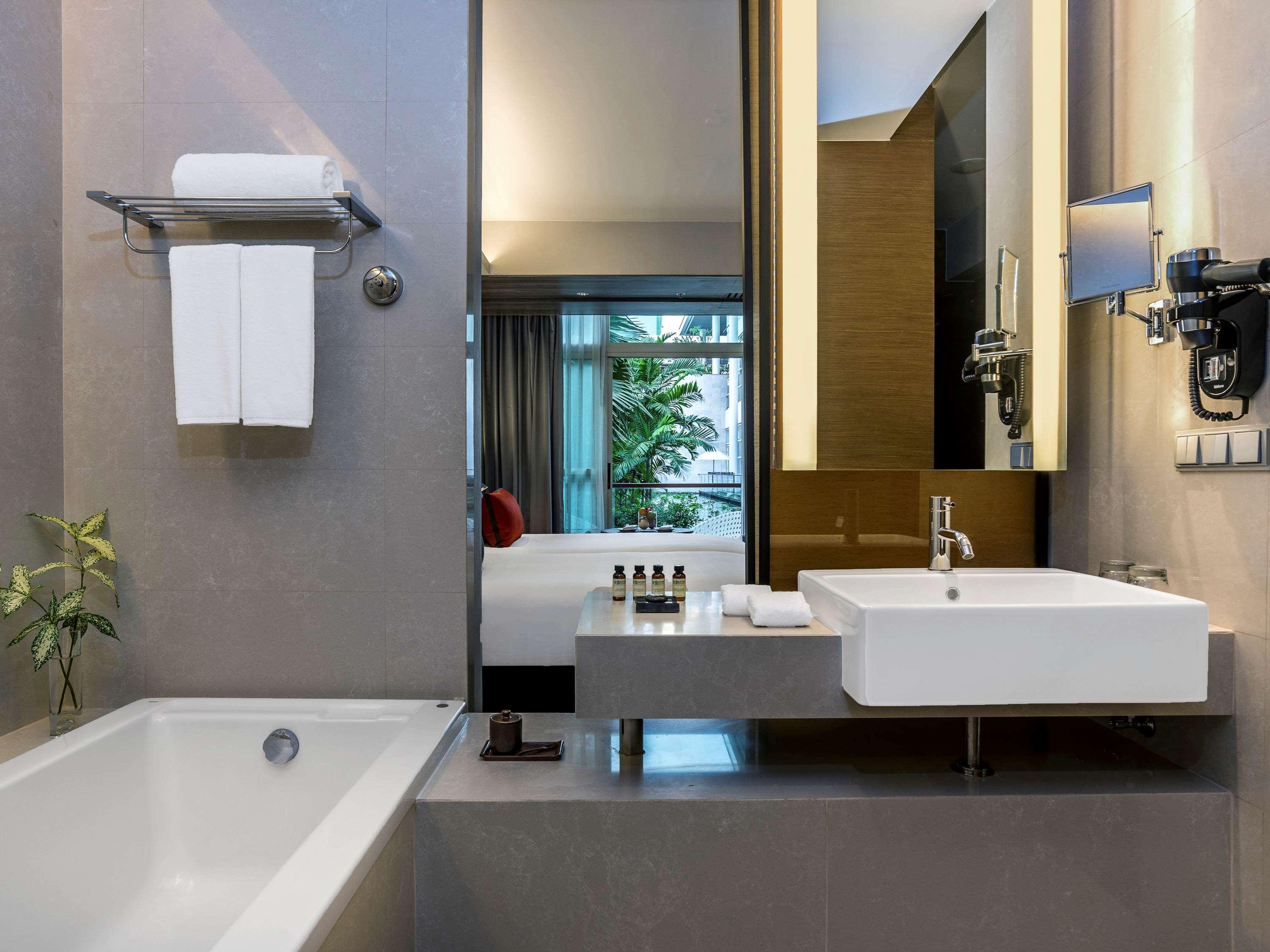 Double Deluxe King Bed