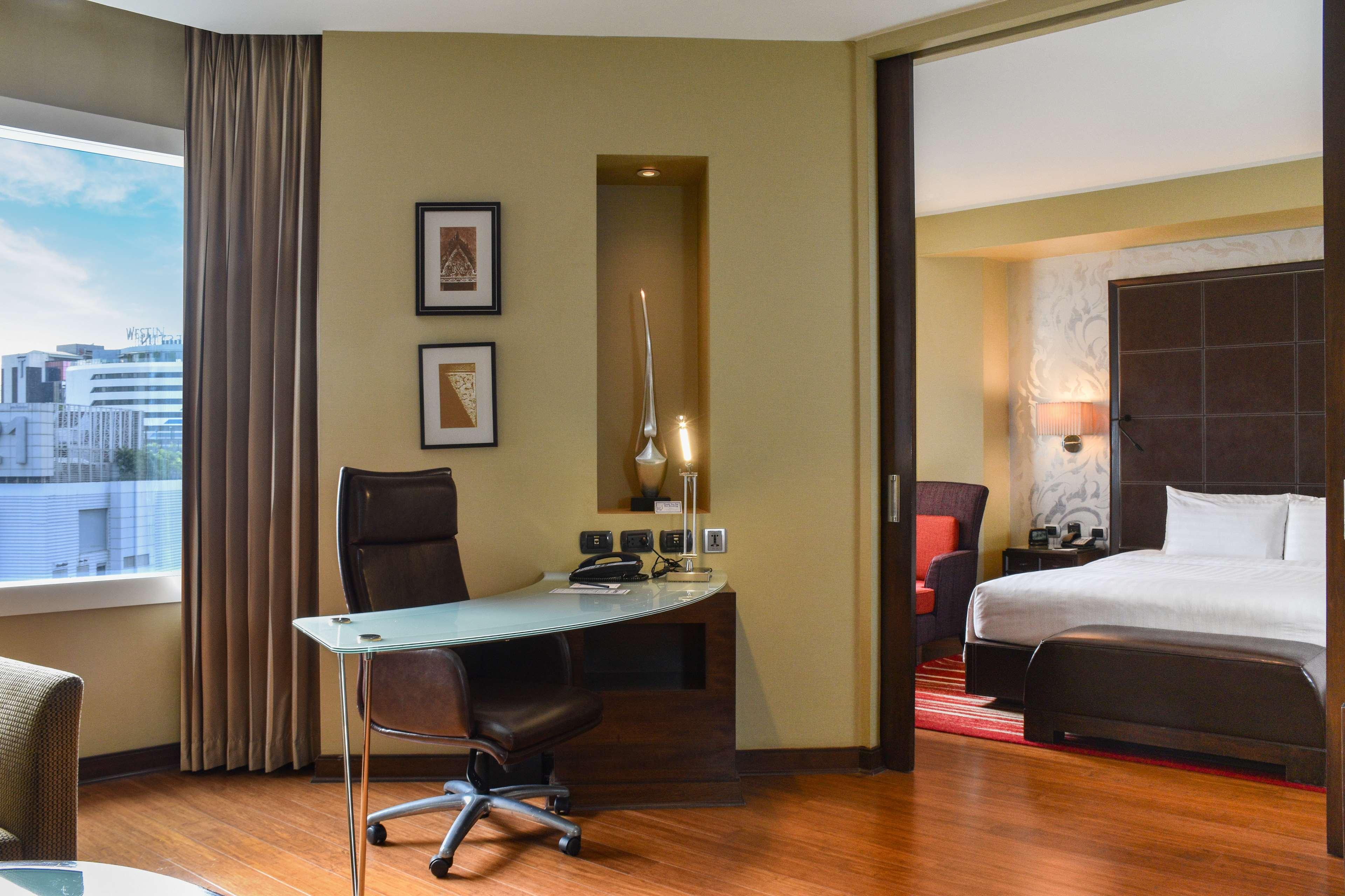 Suite Deluxe King Bed