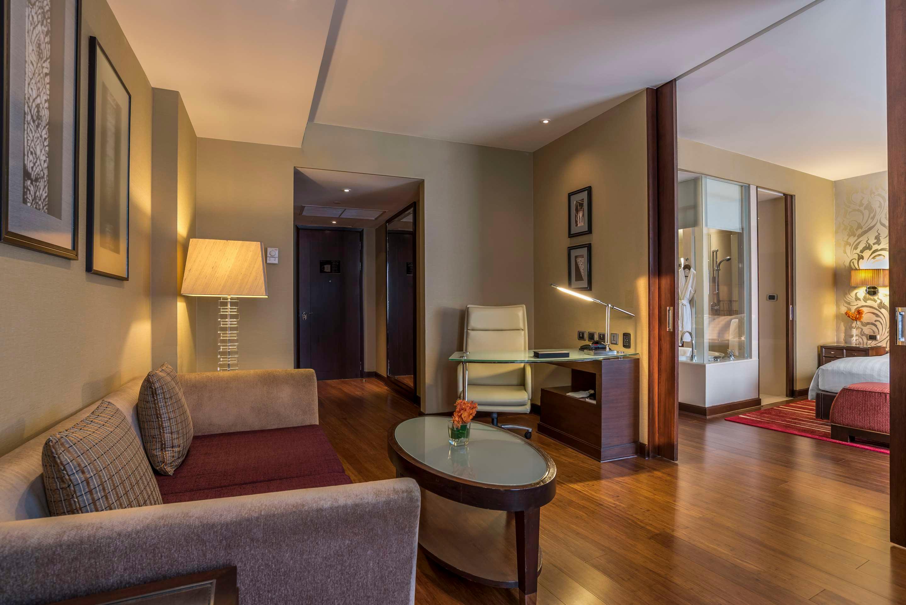 Suite Deluxe King Bed