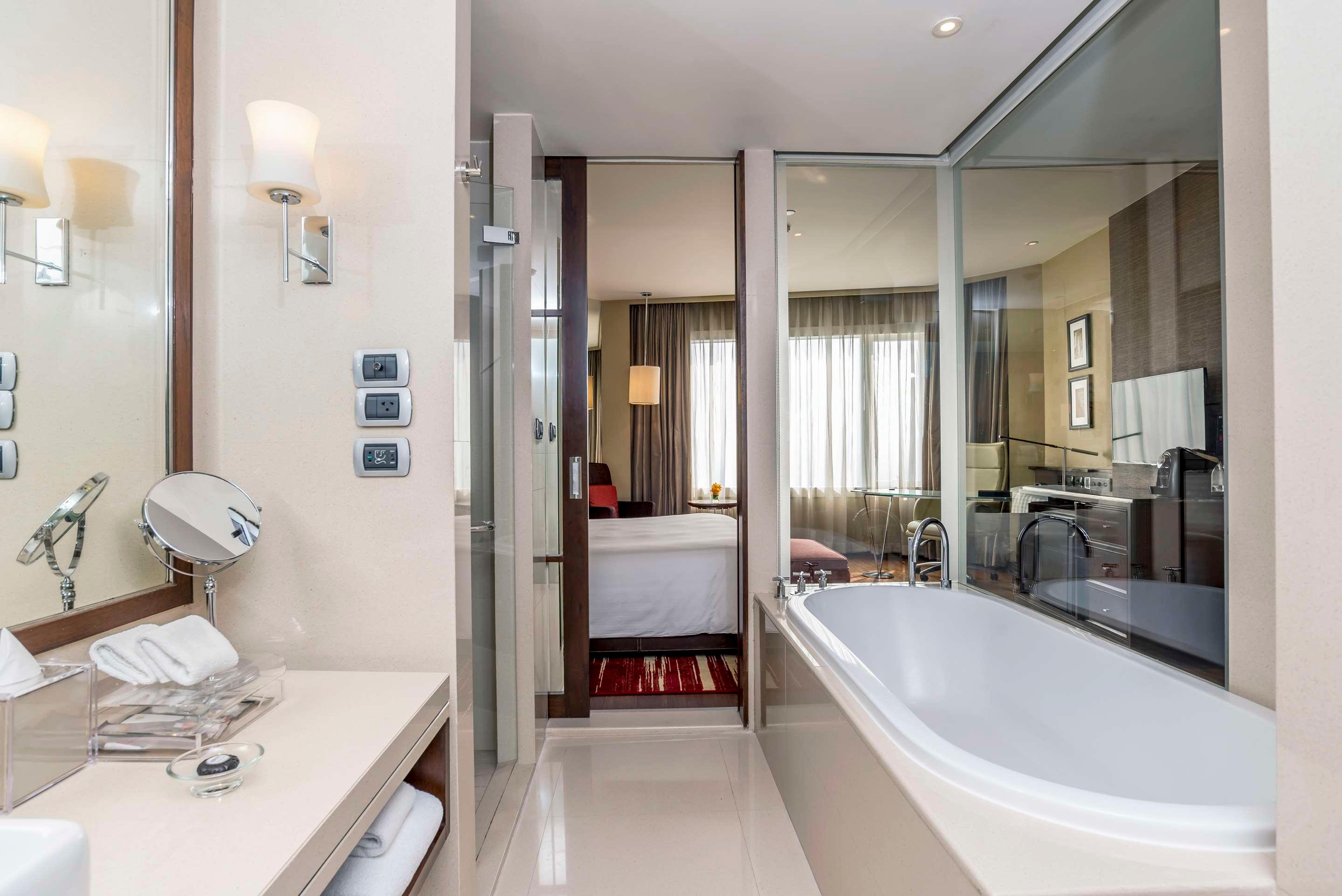 Double Deluxe King Bed