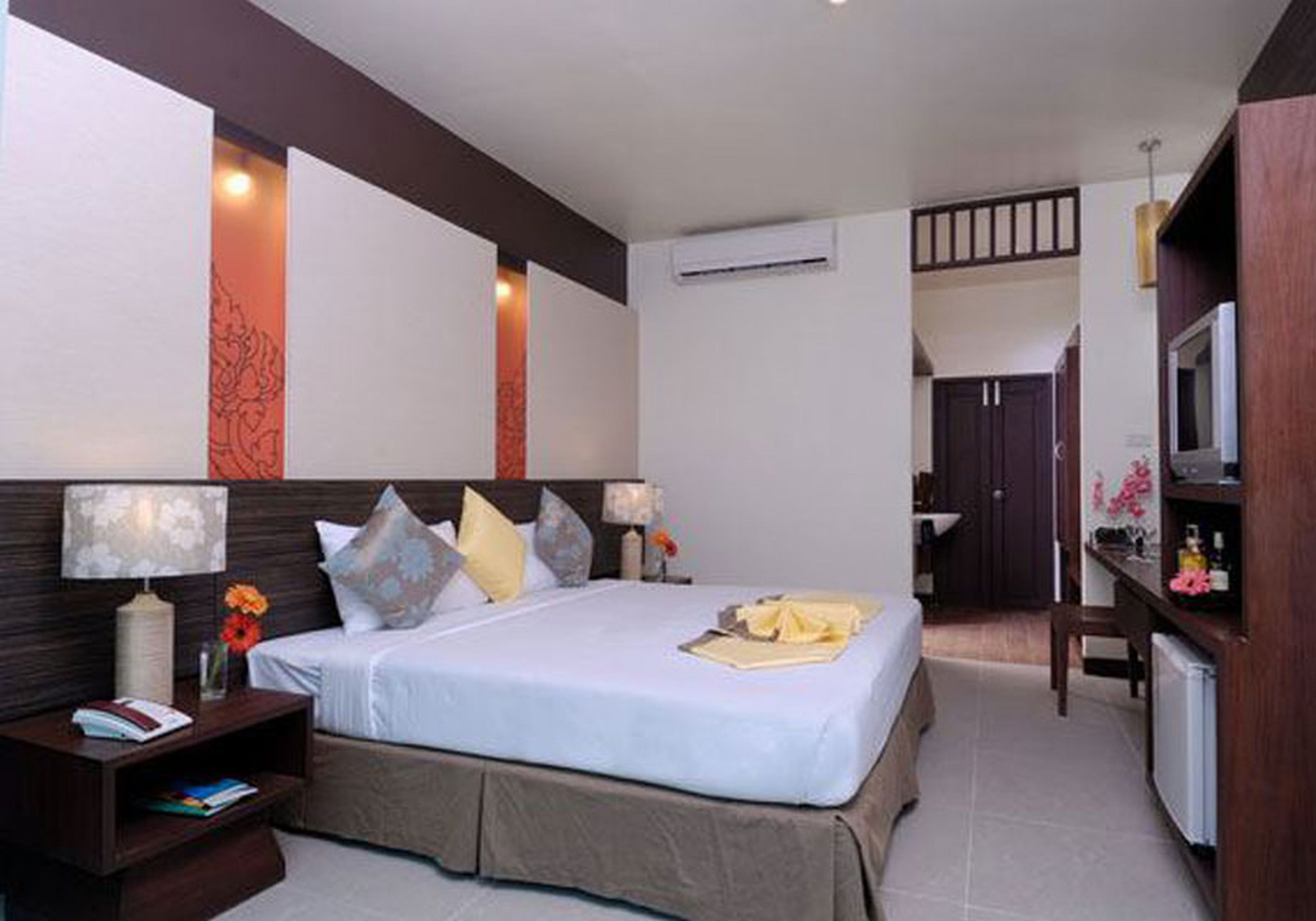 Double Deluxe One Bed