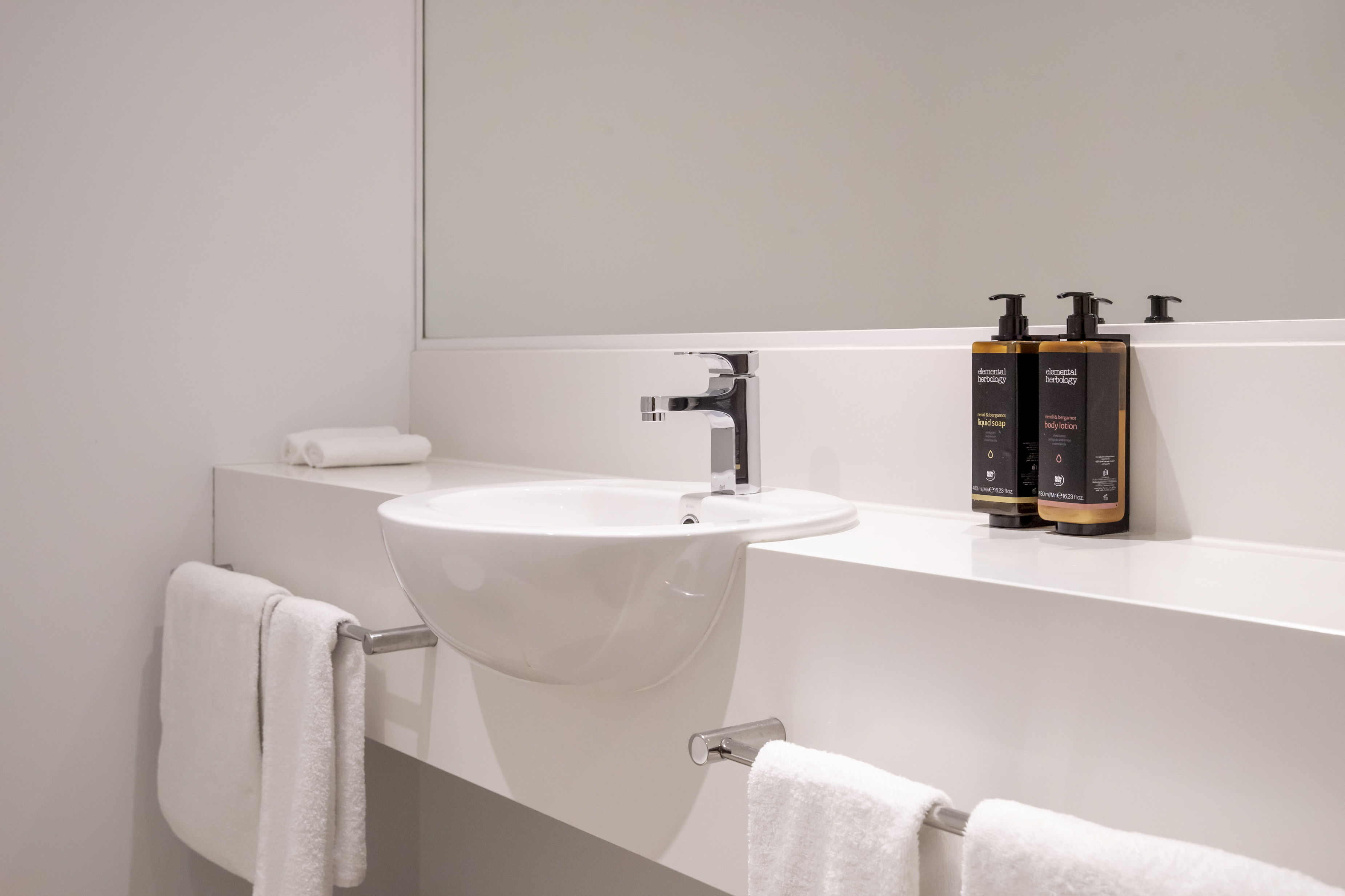 Double Deluxe Queen Bed