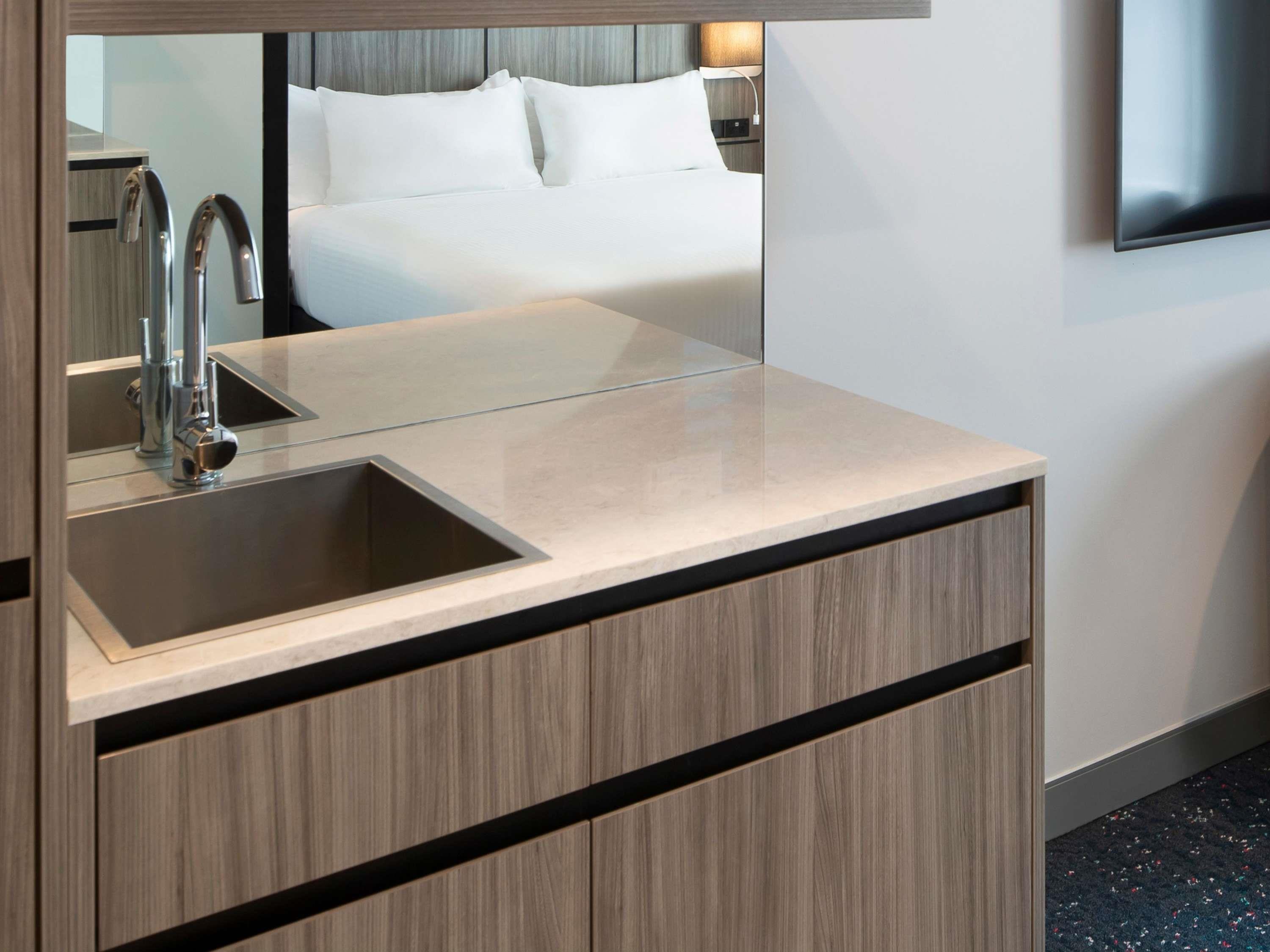 Double Deluxe King Bed