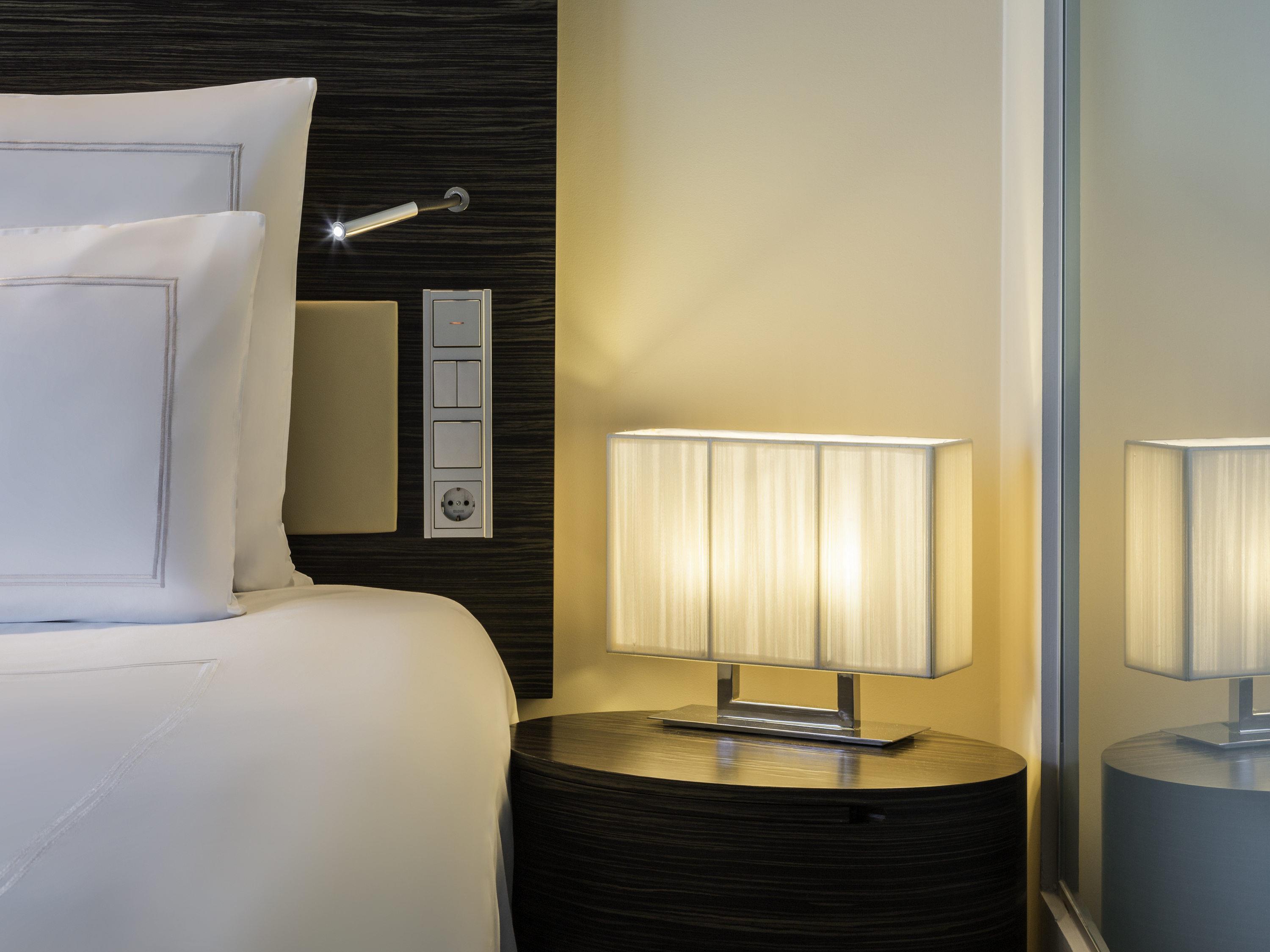 Room King Size Bed