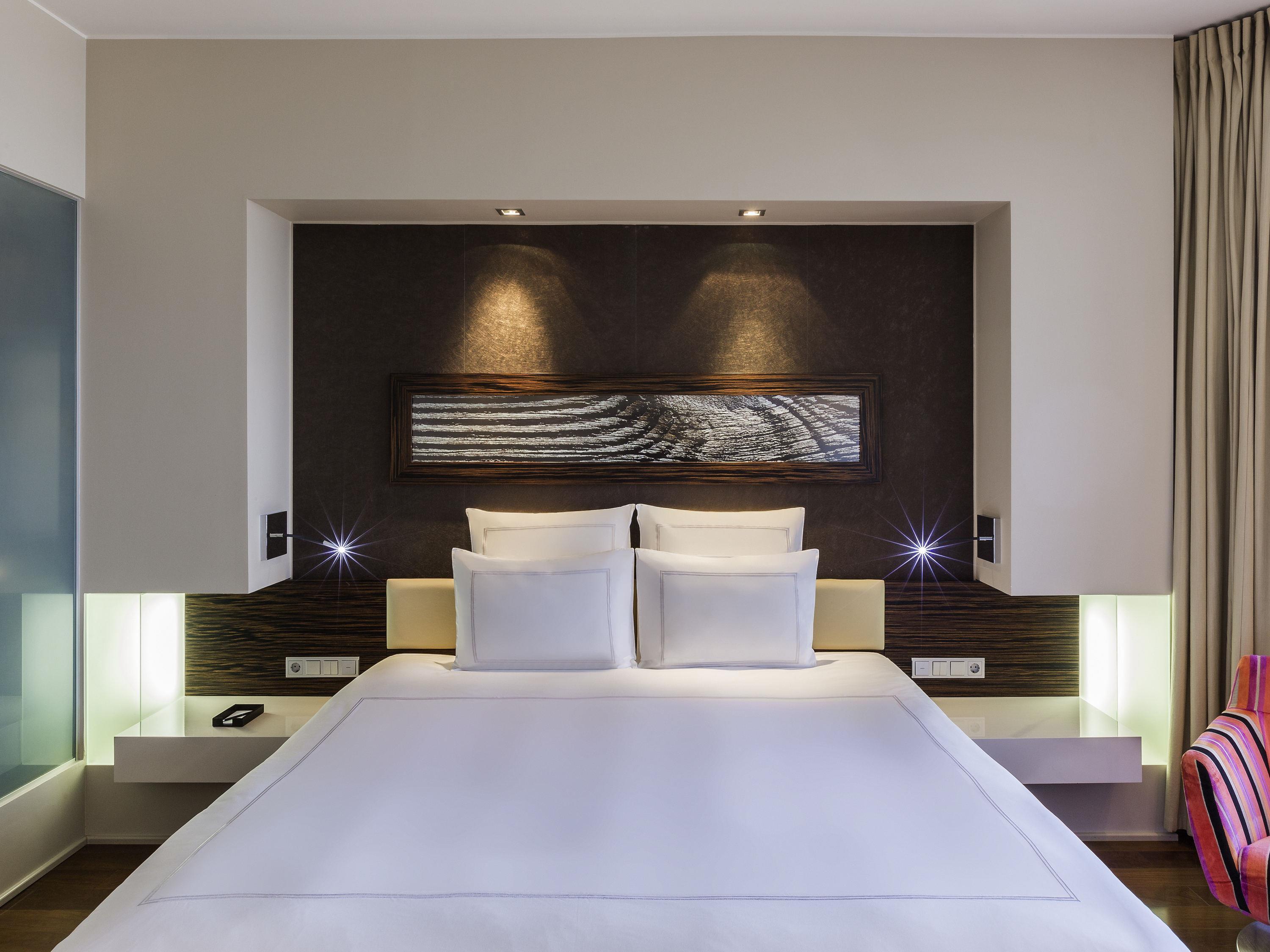 Room King Size Bed
