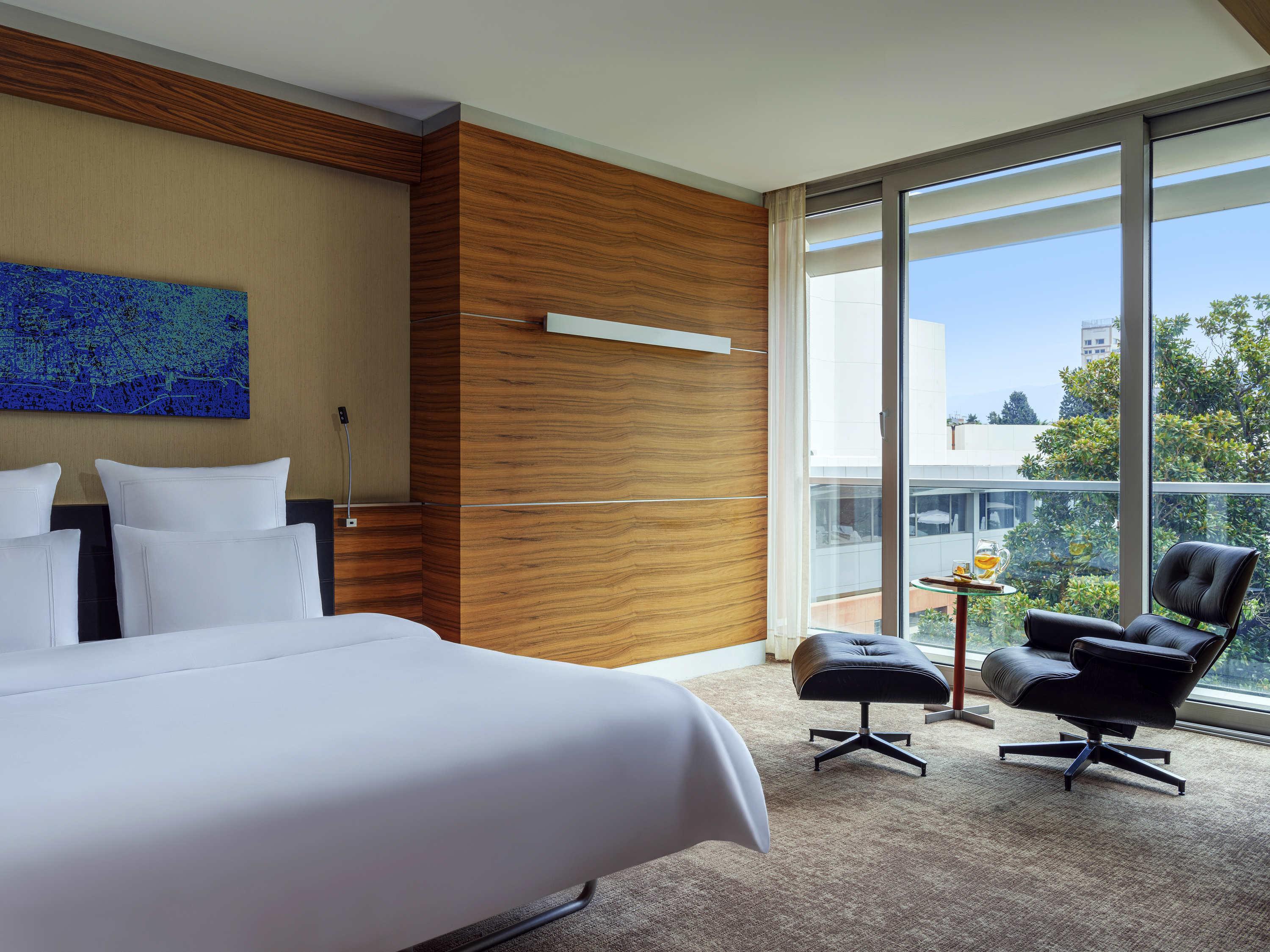 Twin Executive King Bed