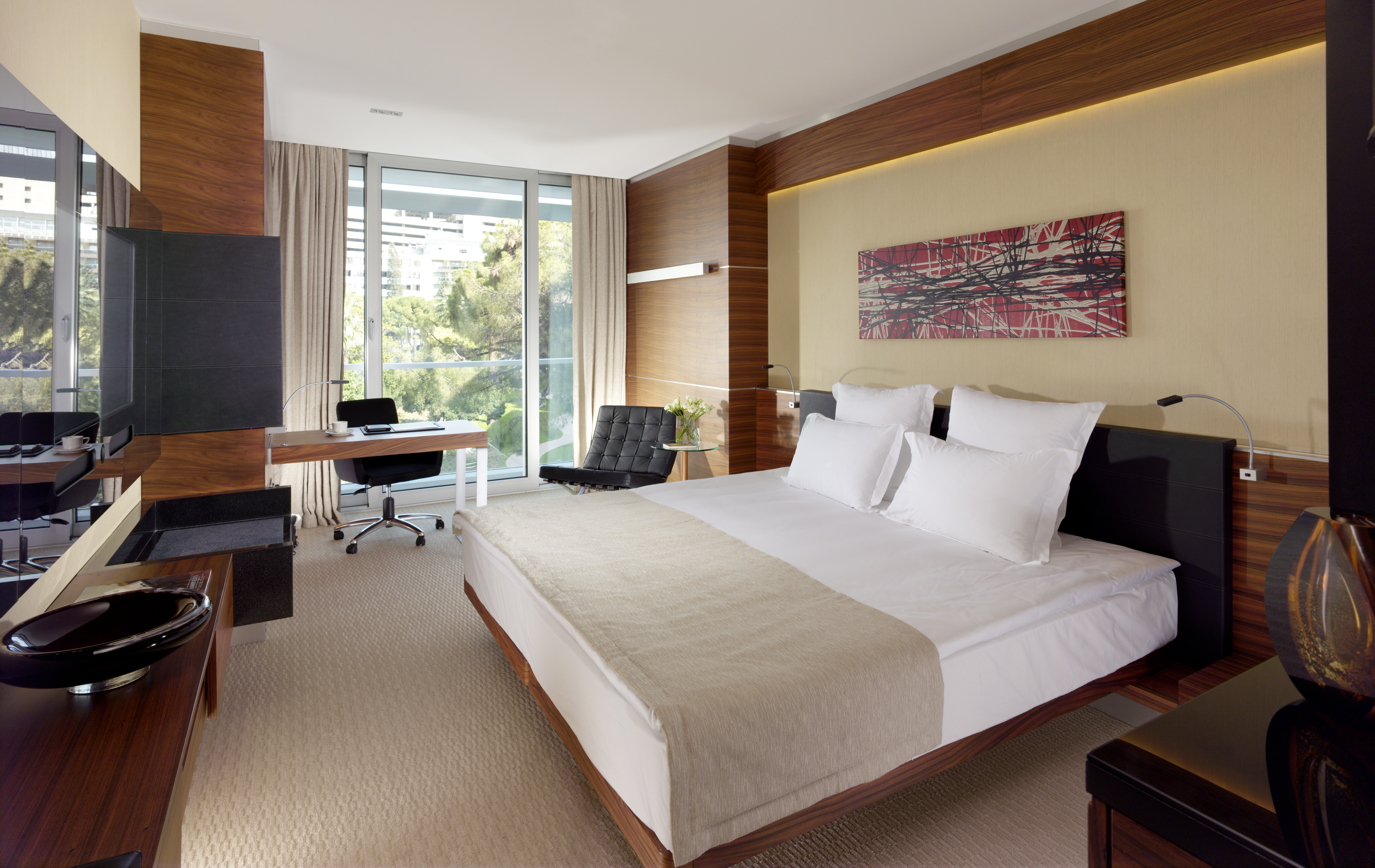 Double Garden View King Bed