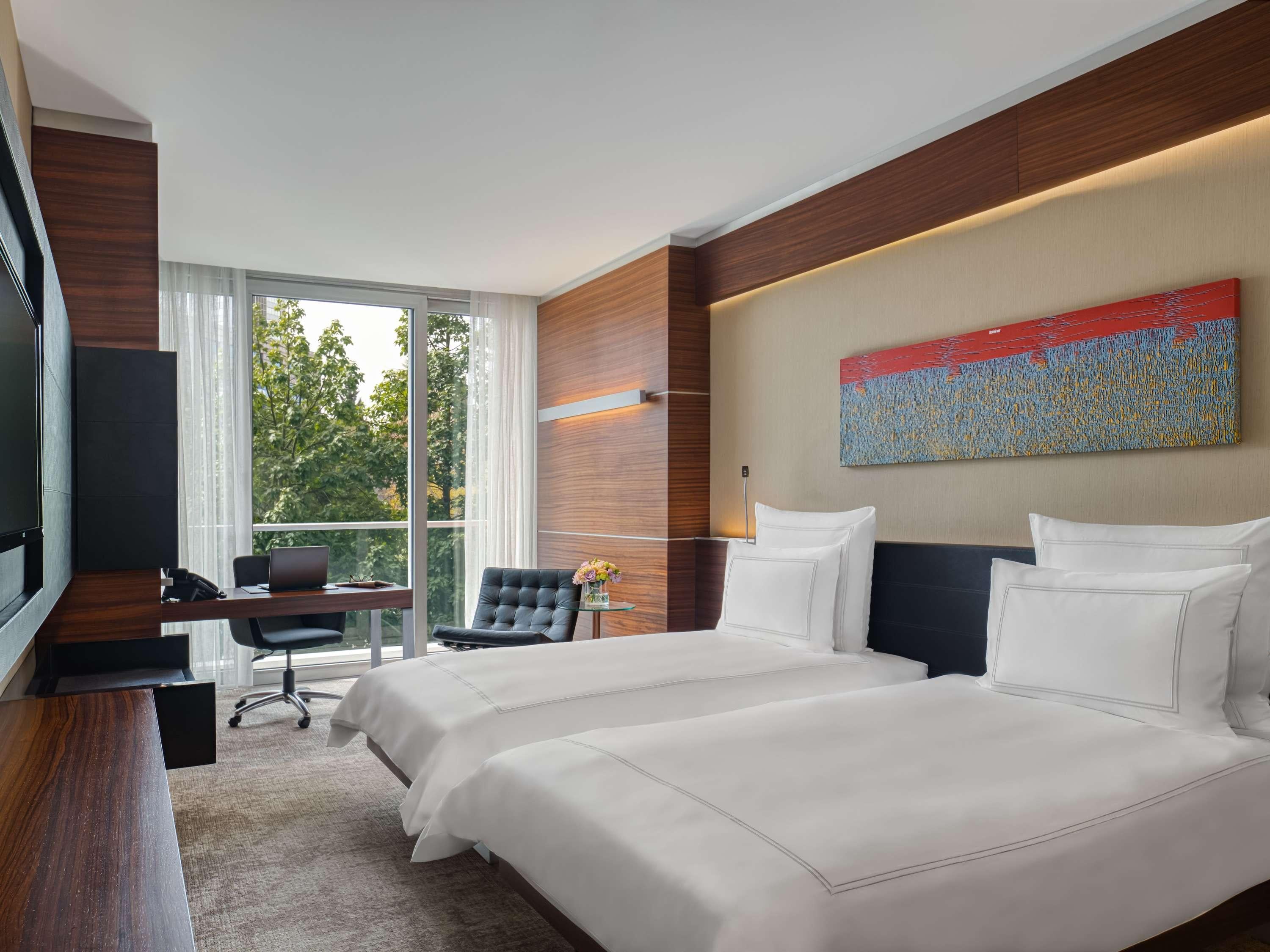 Double Executive King Bed