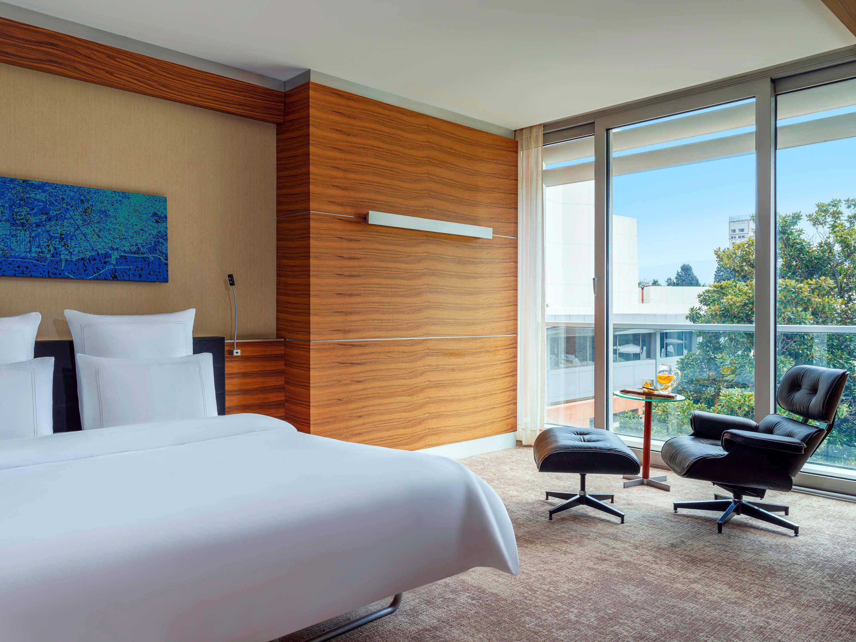 Double City View King Bed