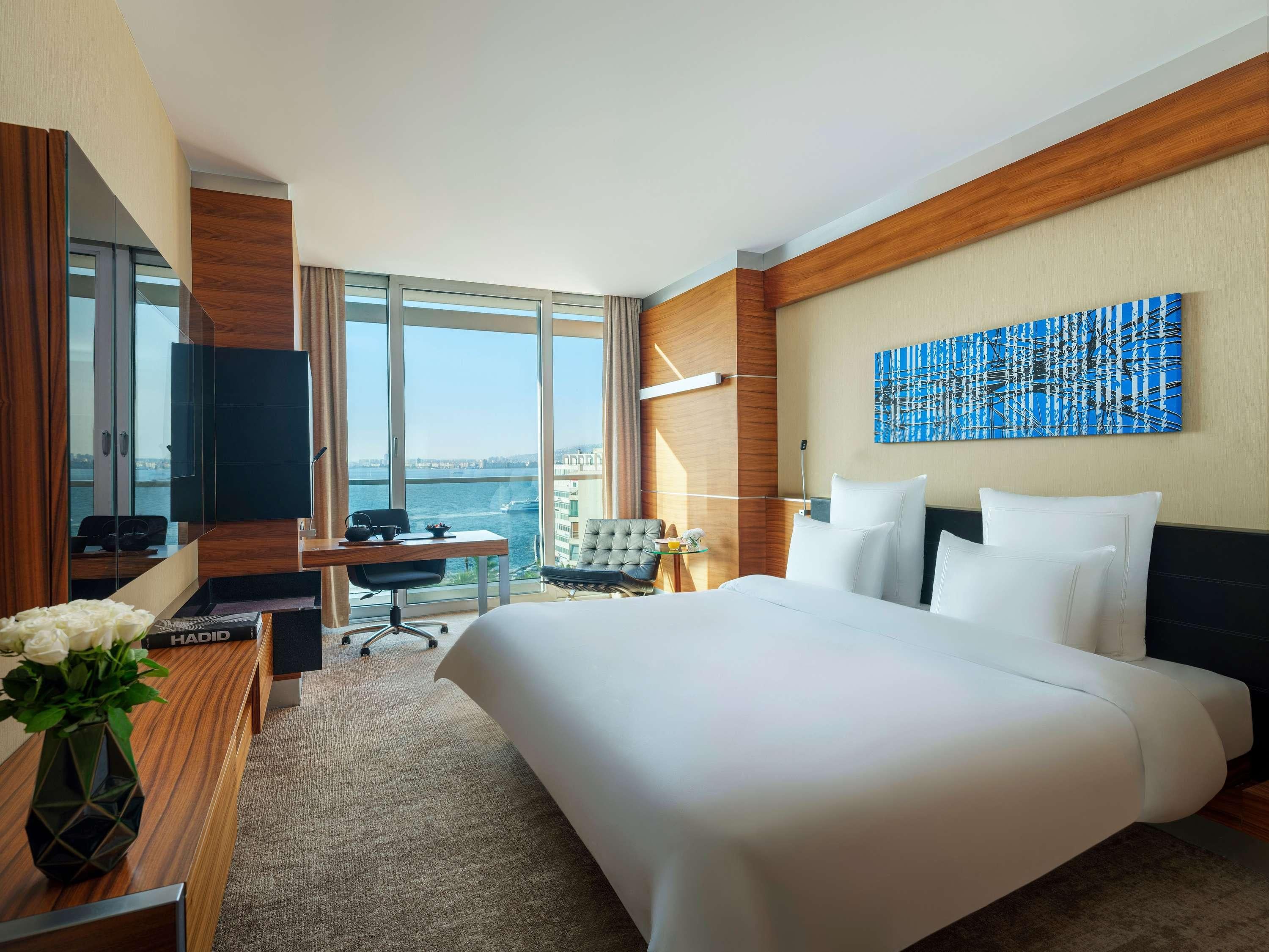 Double City View King Bed