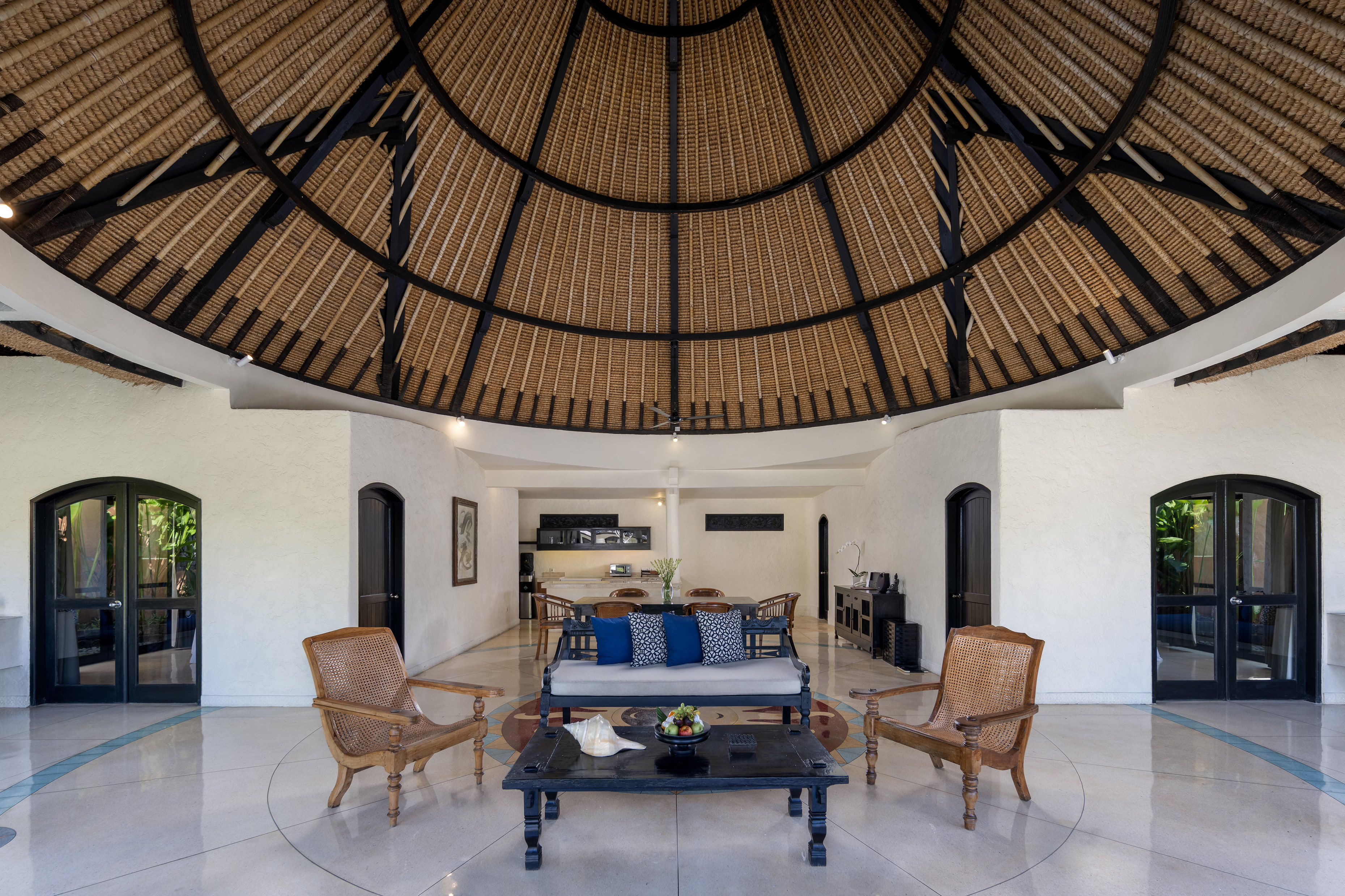 Villa Nine Bedrooms with More Than Three Bathrooms