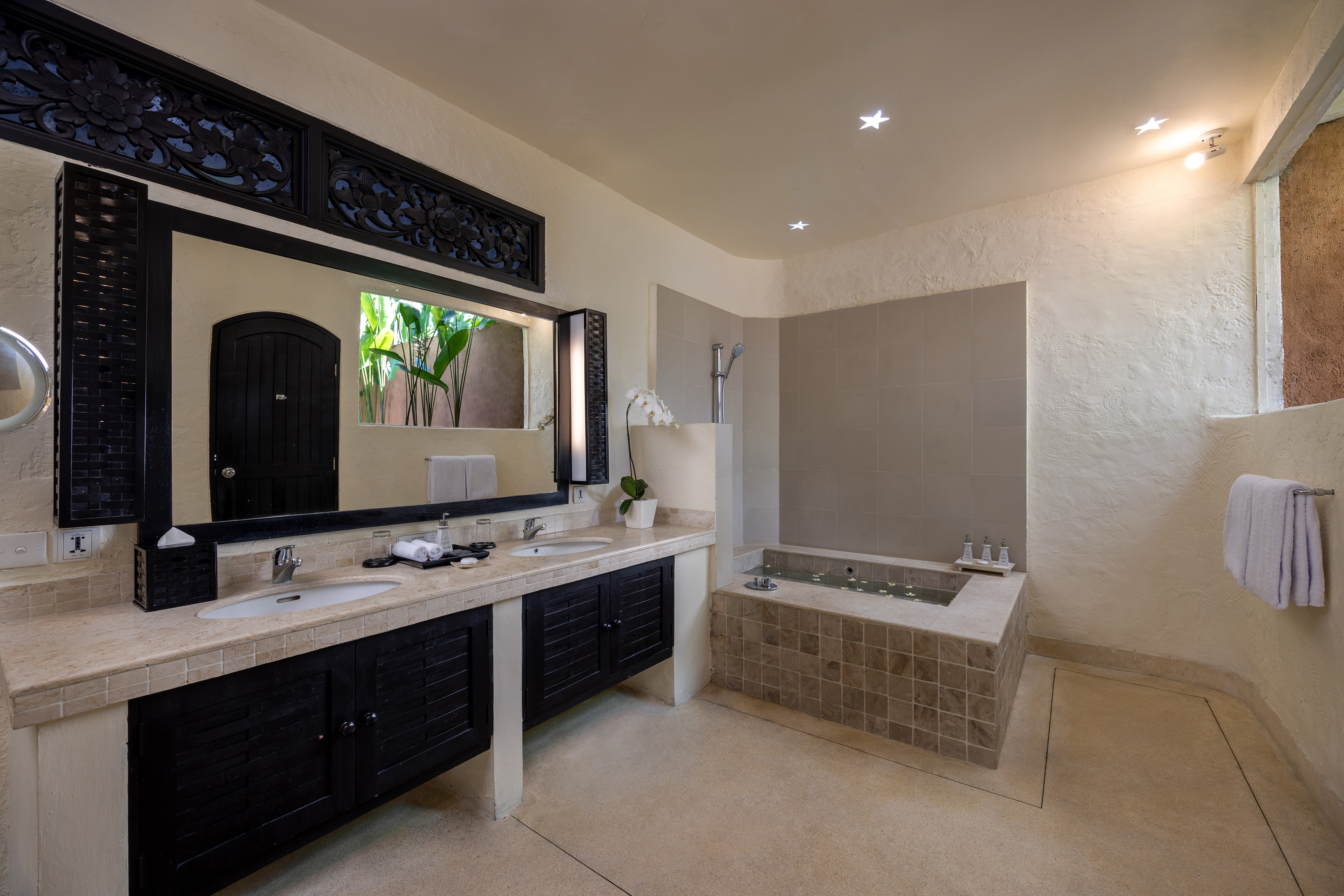 Villa Five Bedrooms with Private Pool