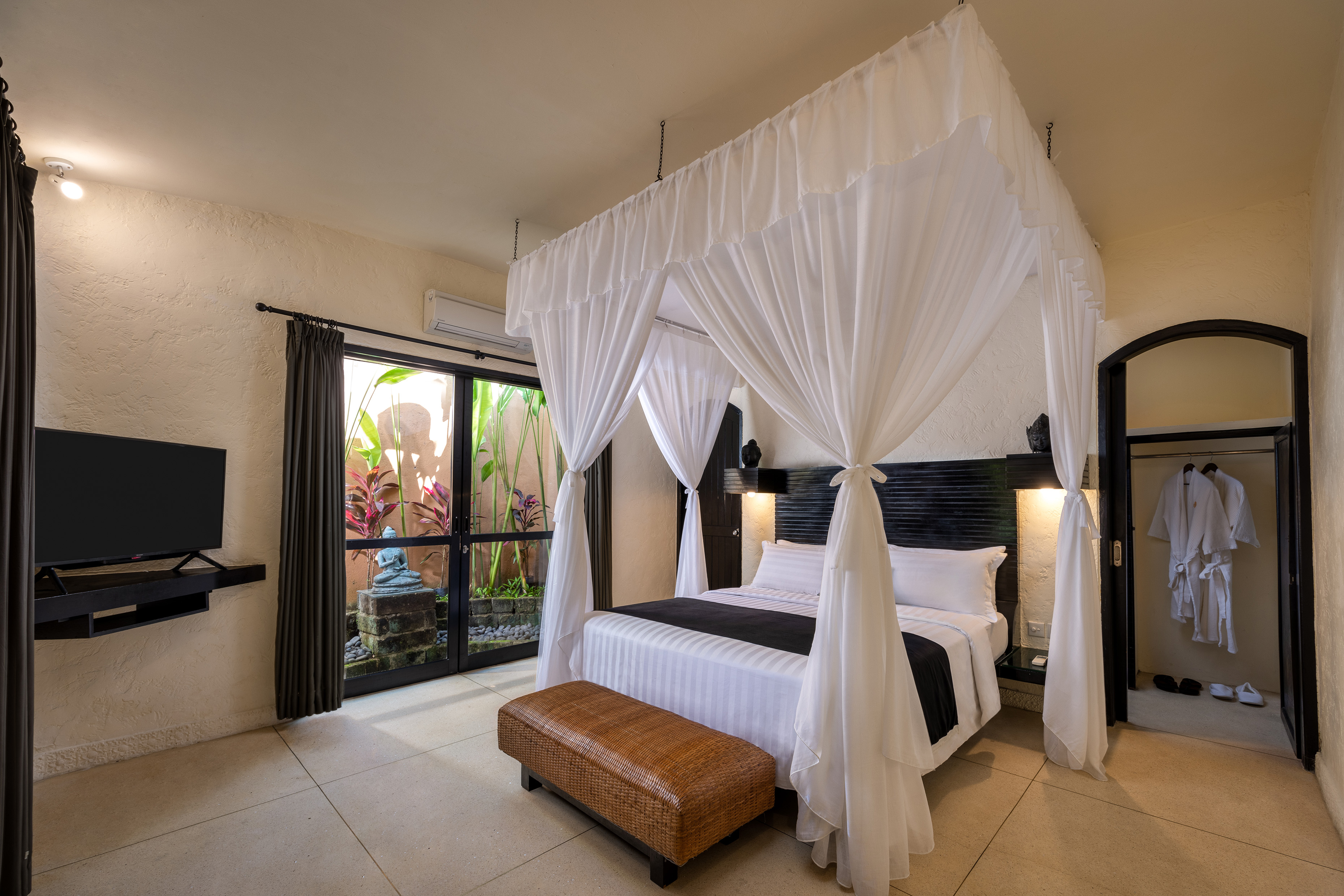 Villa Five Bedrooms with Private Pool