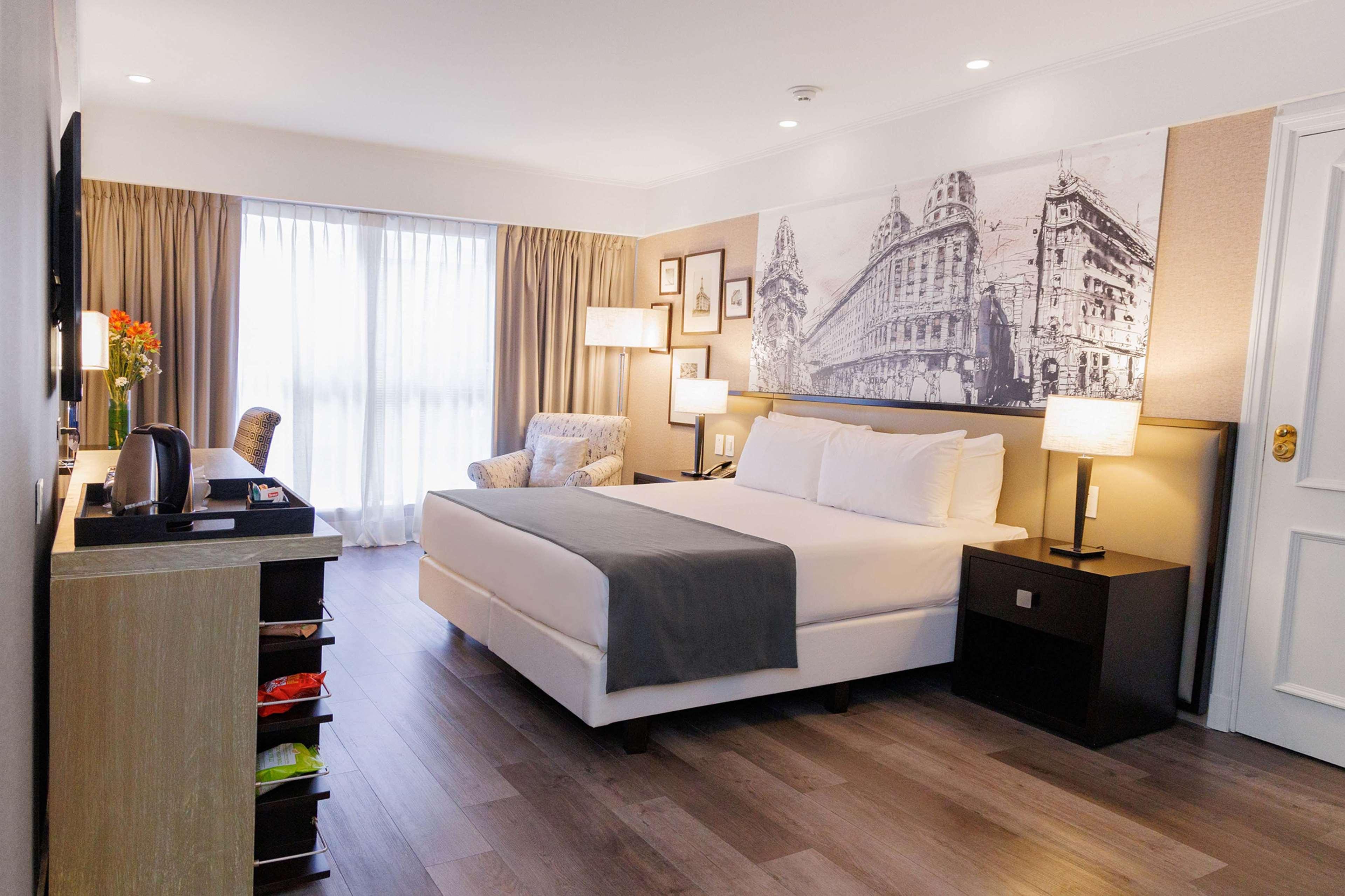 Double Accessible King Size Bed