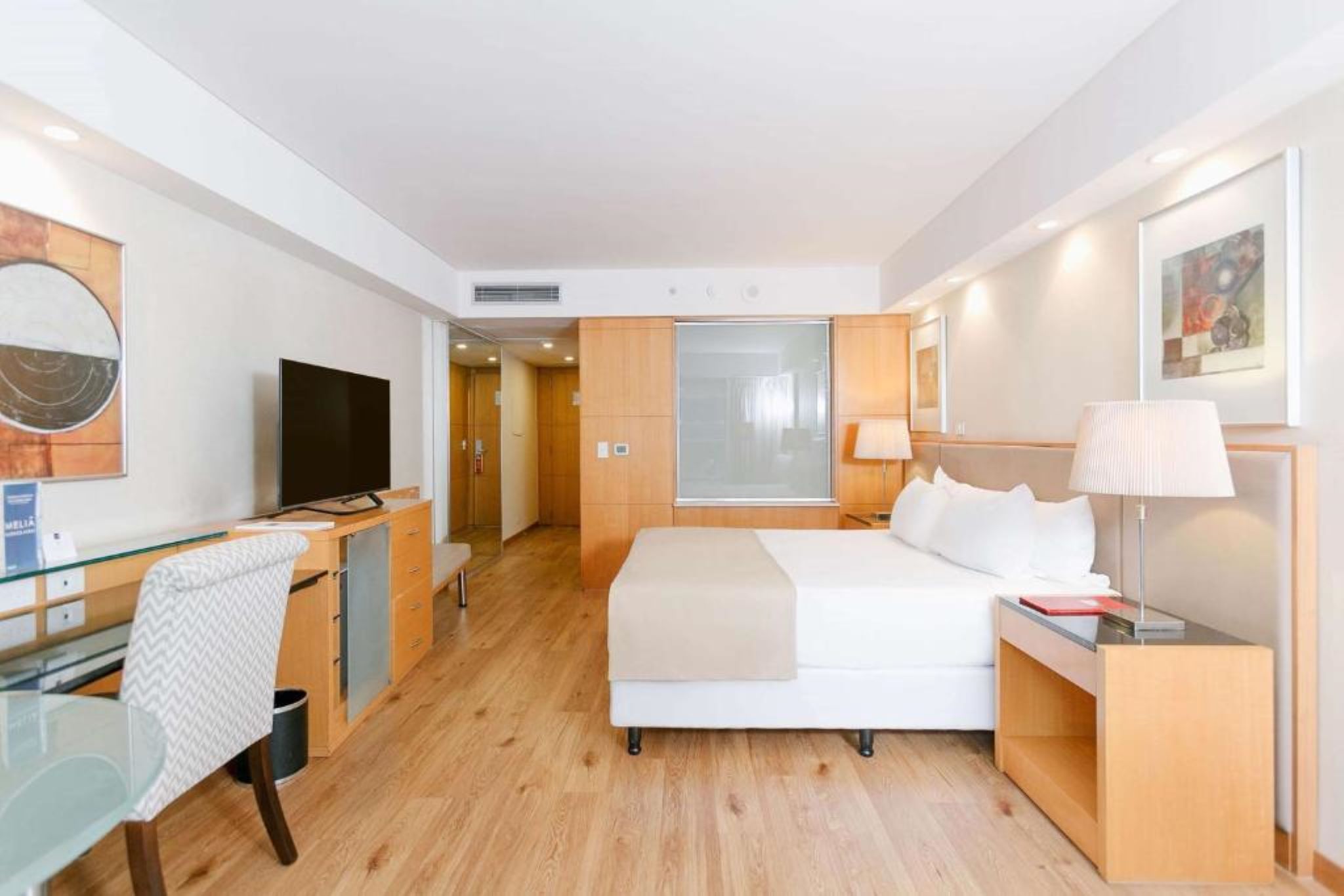 Double Deluxe King Bed