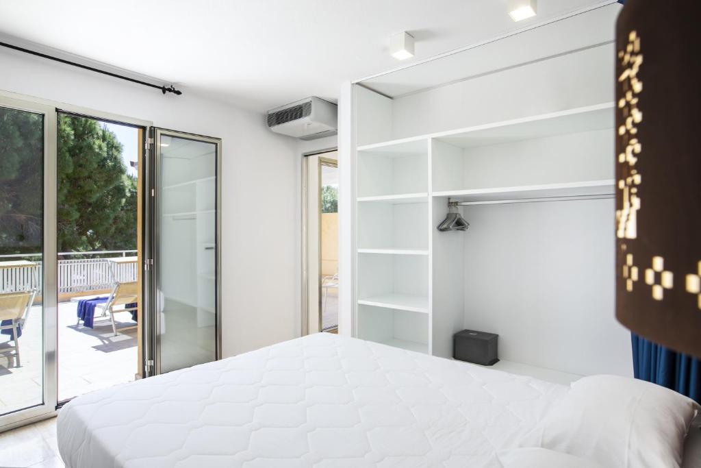 Suite Two Bedrooms with Terrace