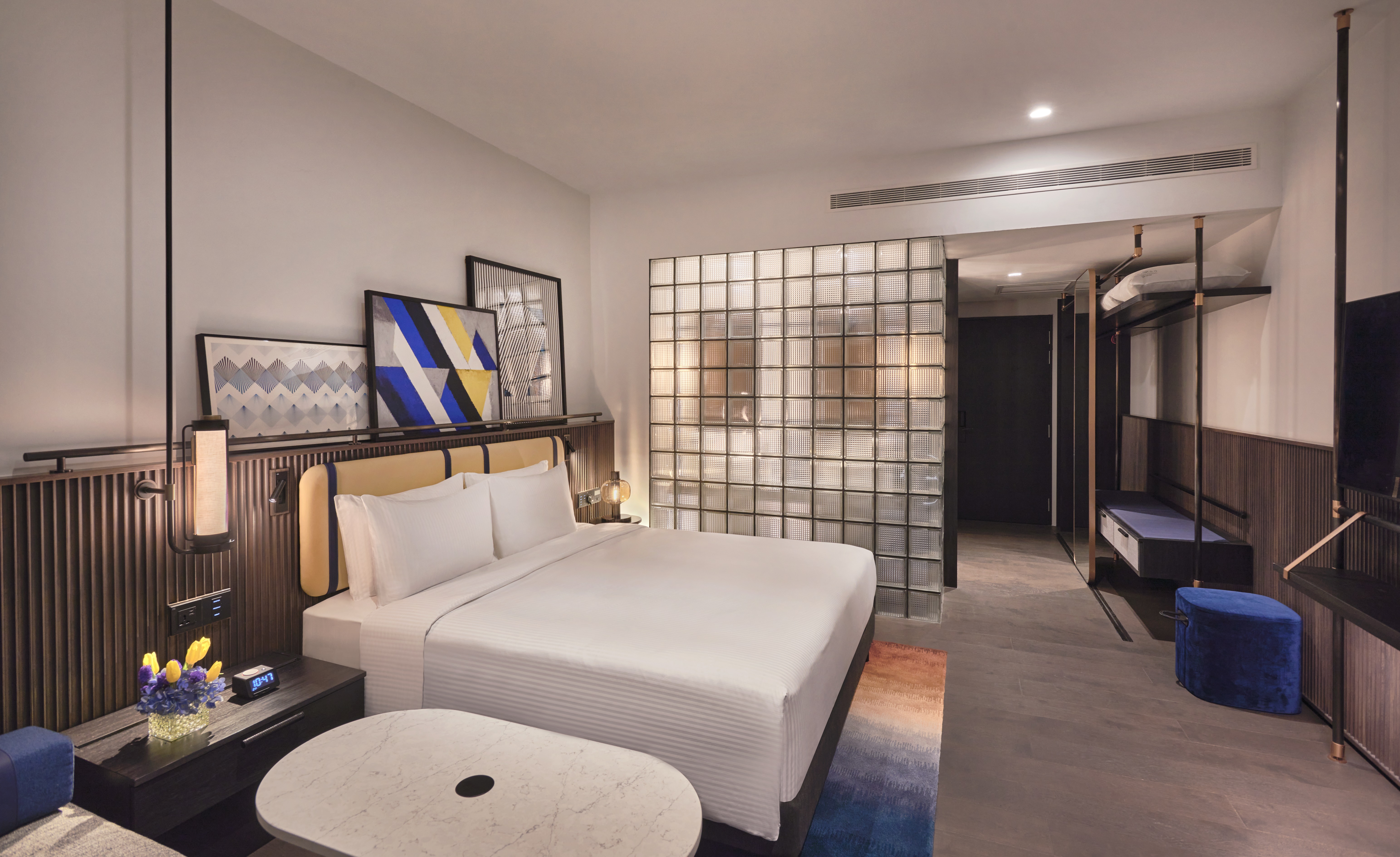 Double Club King Bed