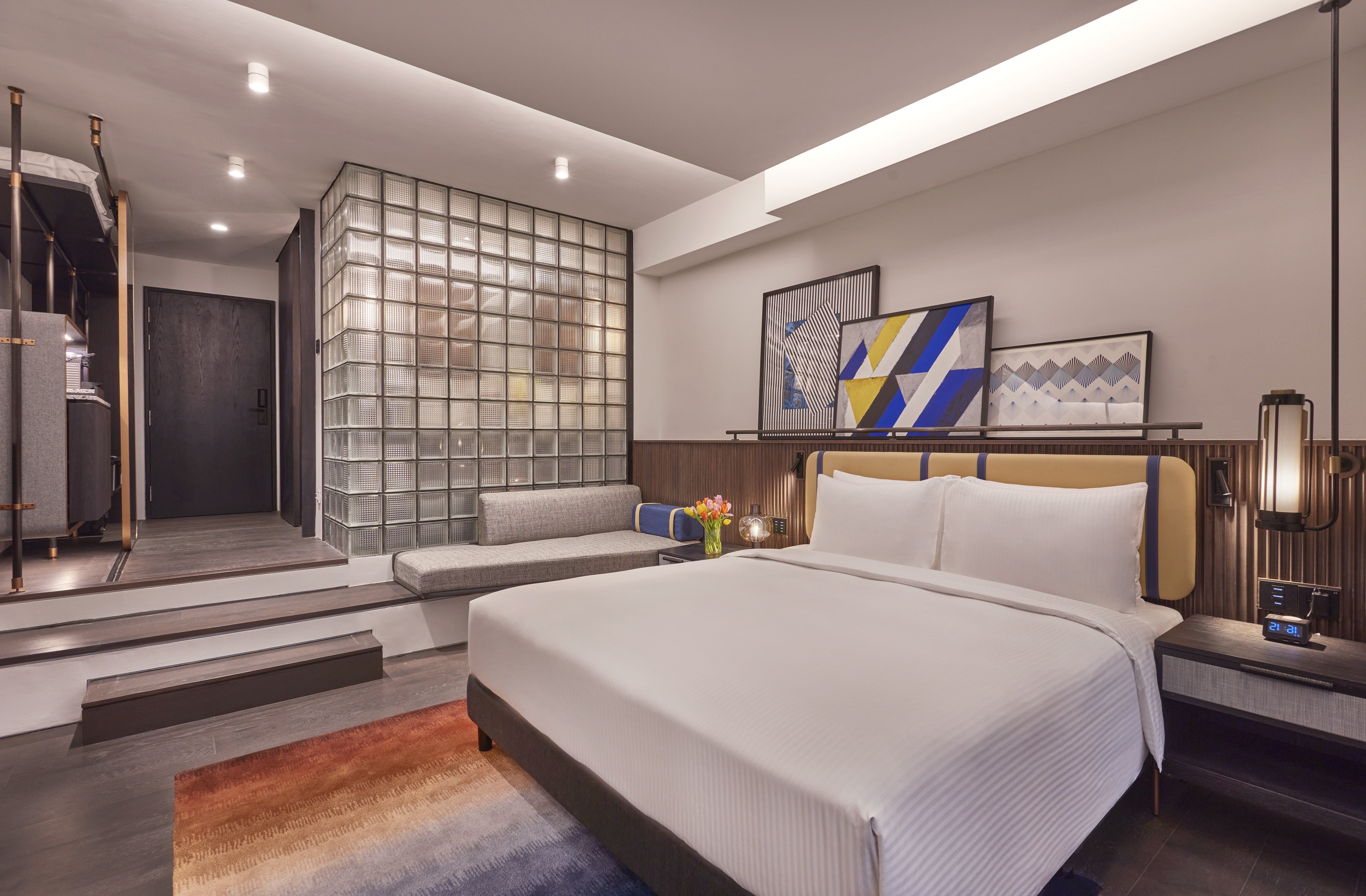 Double Club King Bed