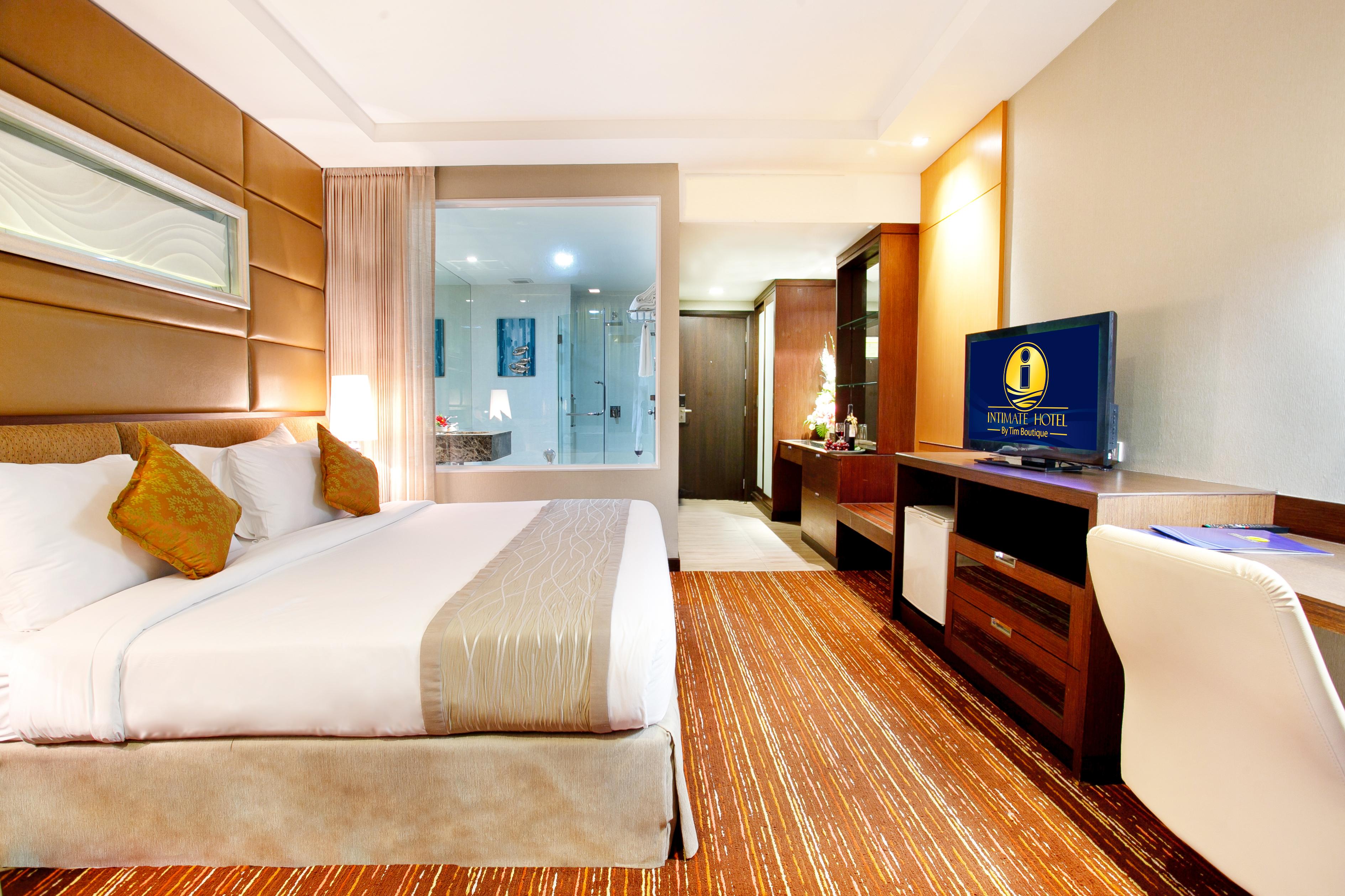 Double or Twin Deluxe with Jacuzzi