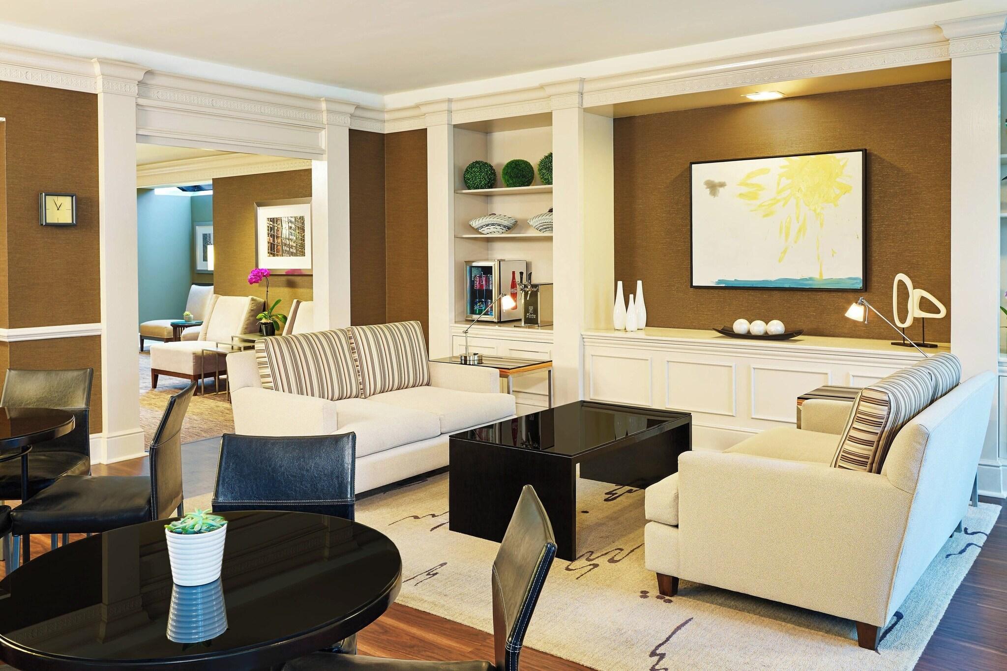 Double Deluxe King Bed