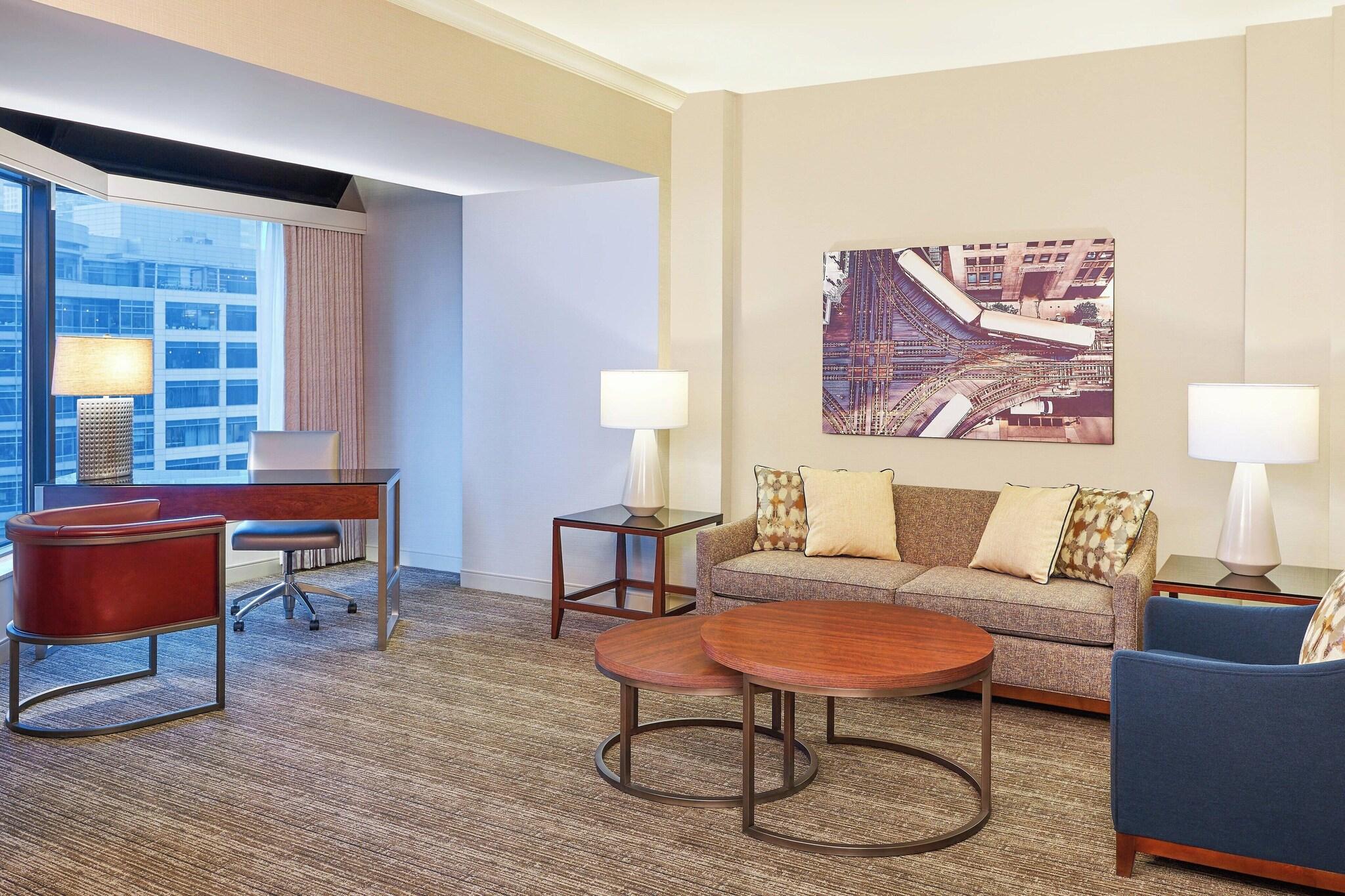 Suite Deluxe King Bed