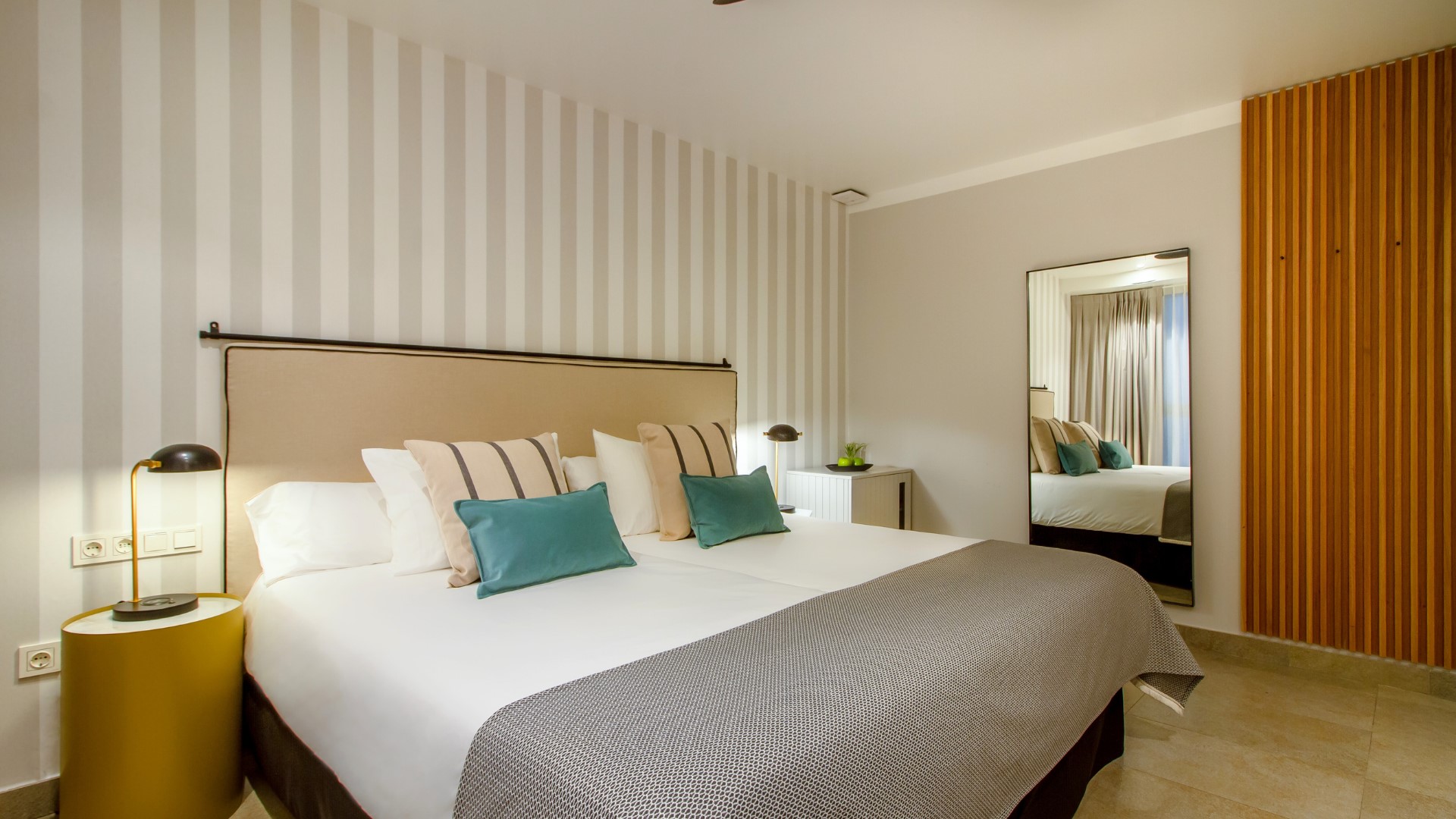 Double or Twin Standard