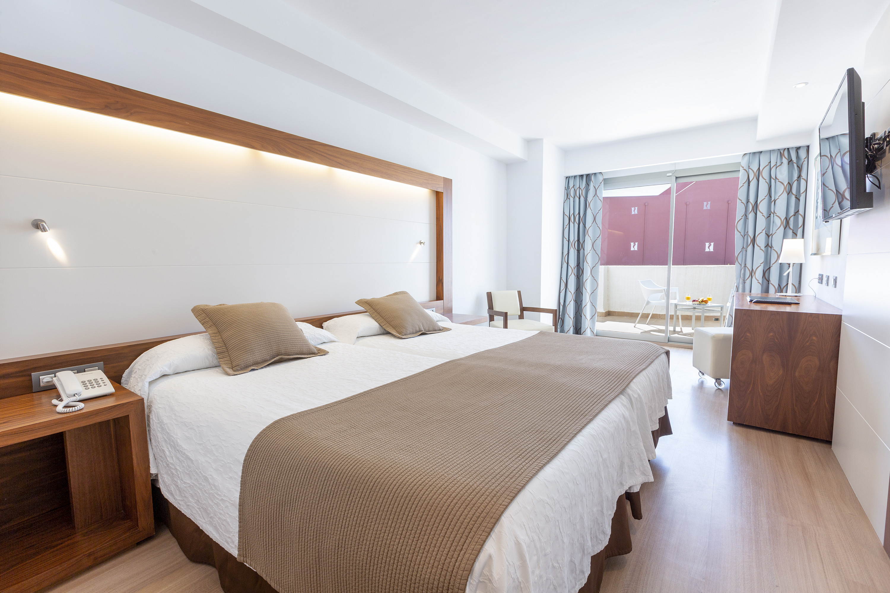 Double or Twin Standard