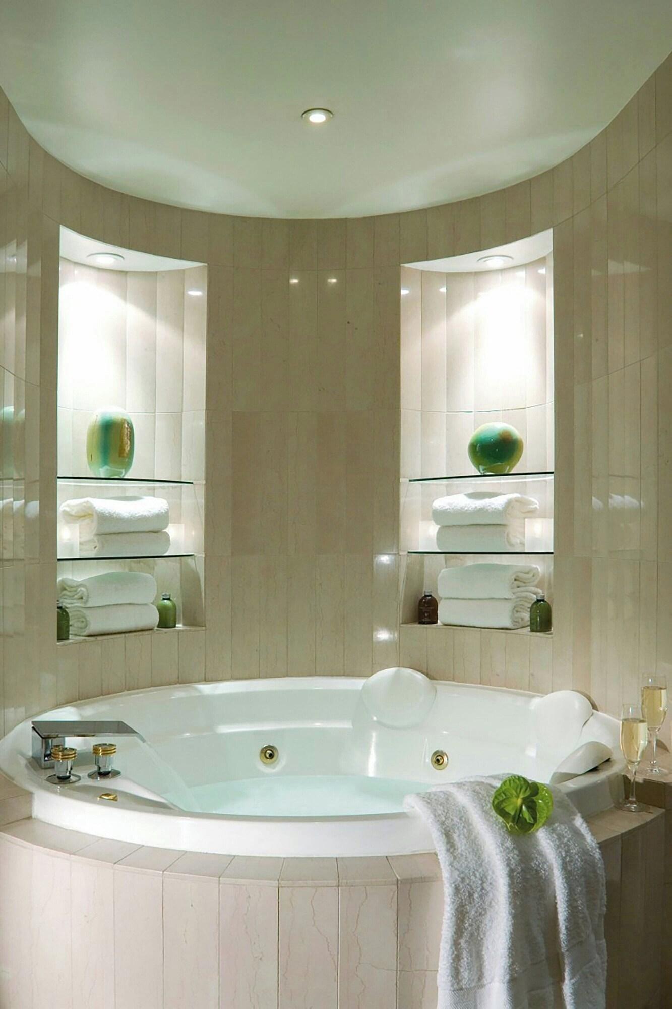 Suite Presidential with Views