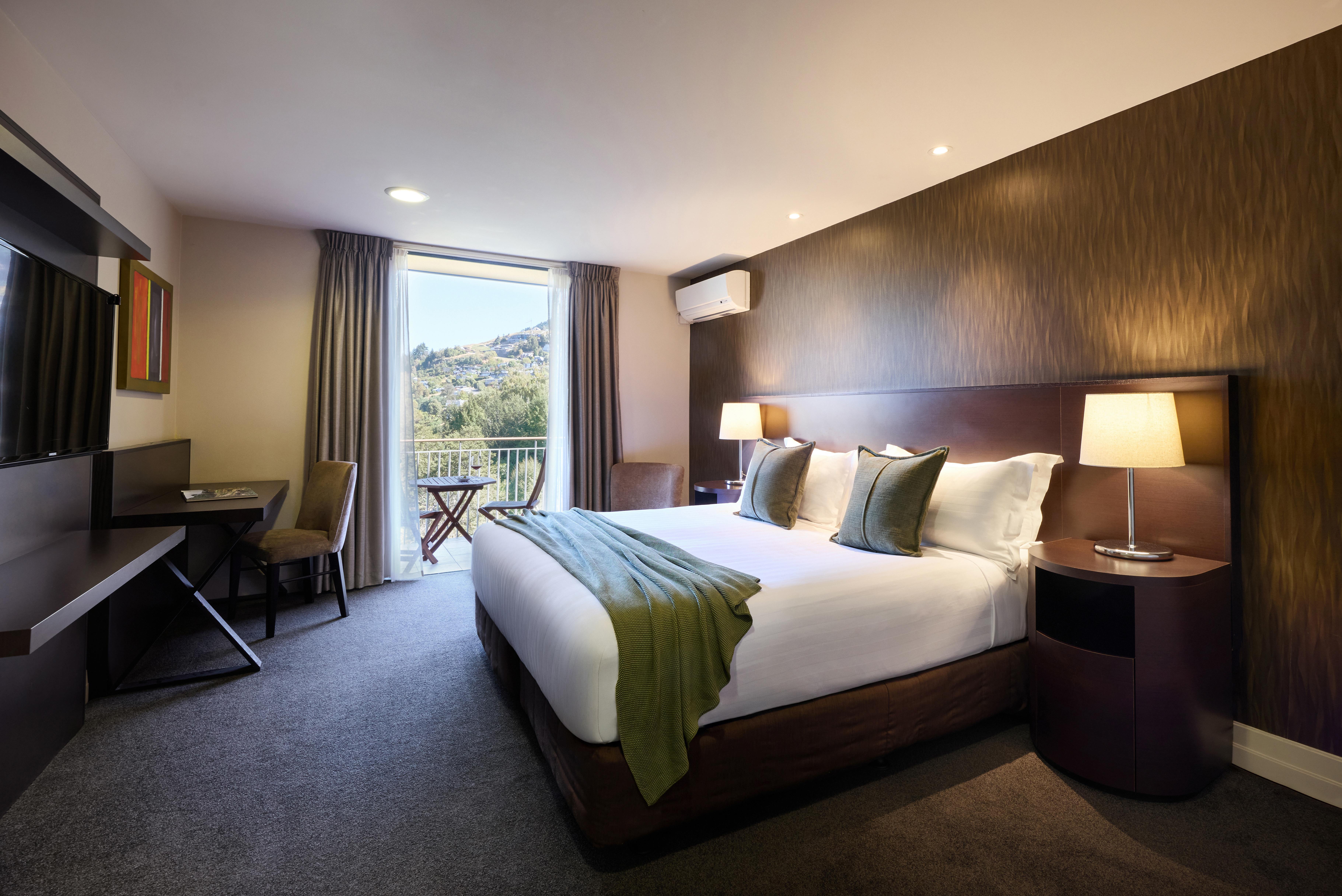 Double or Twin Deluxe Mountain View