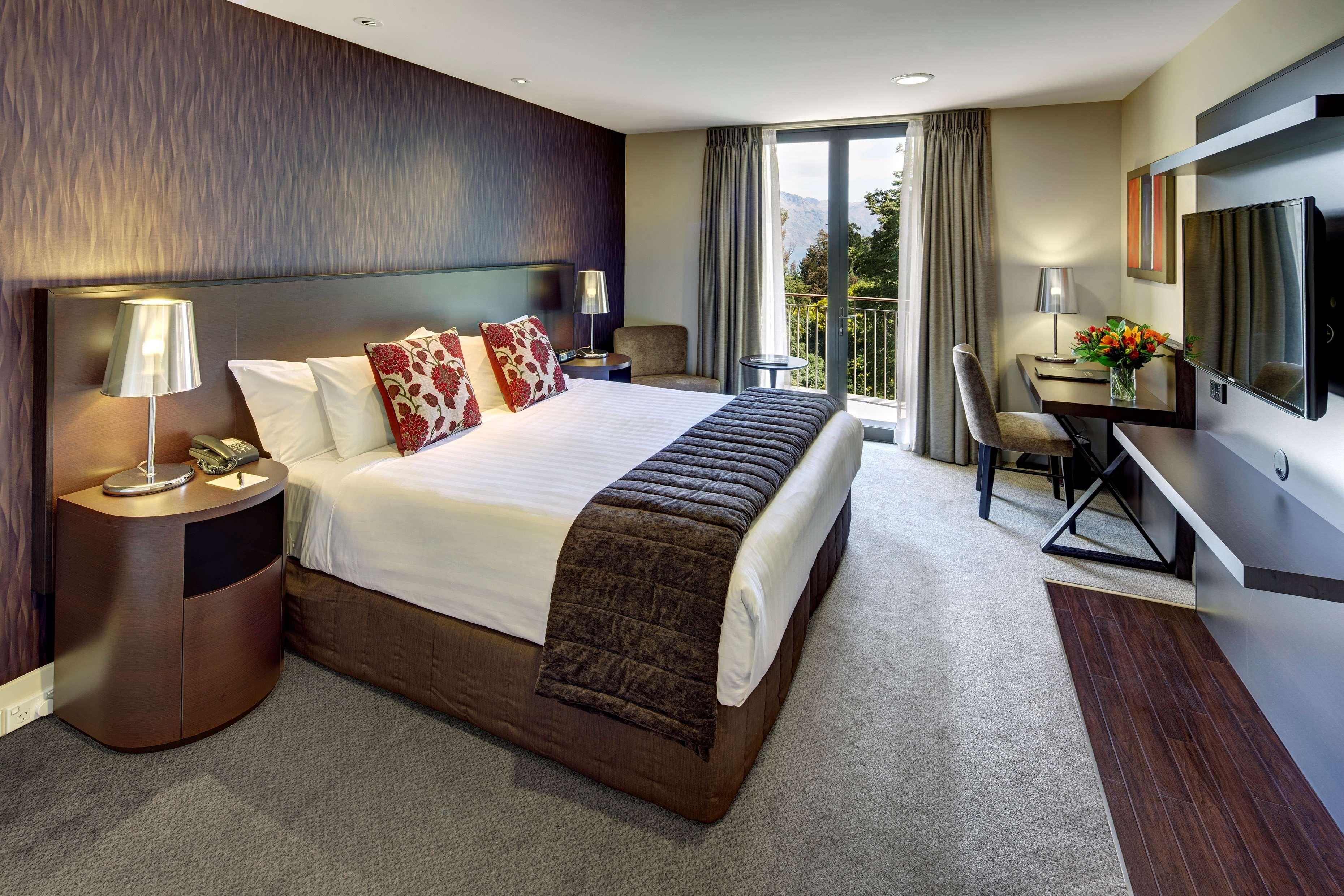 Double or Twin Deluxe Mountain View