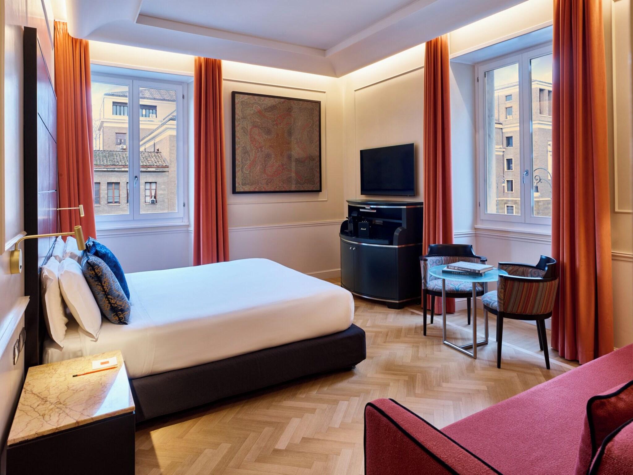 Double Deluxe King Bed