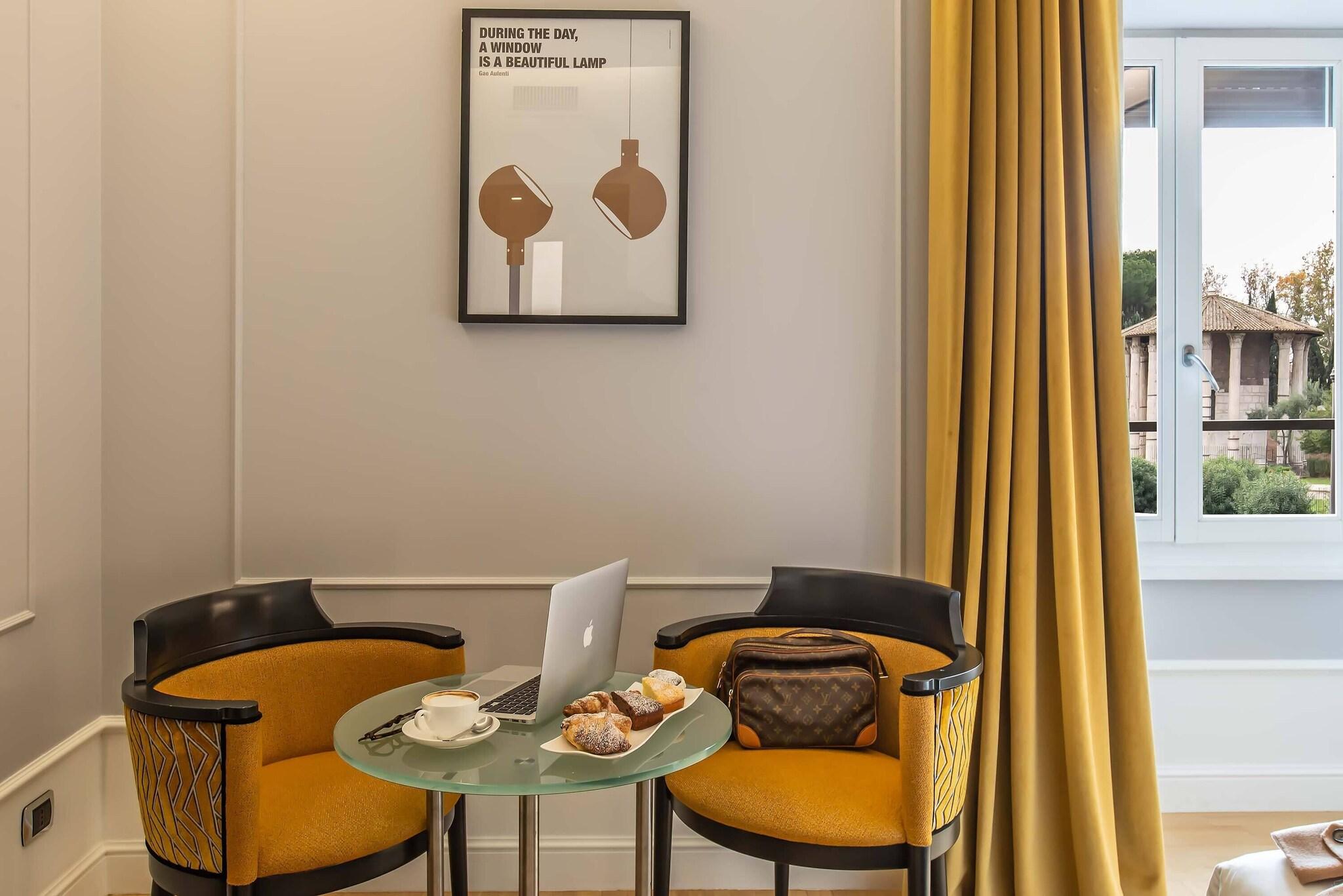 Double Deluxe Two Beds