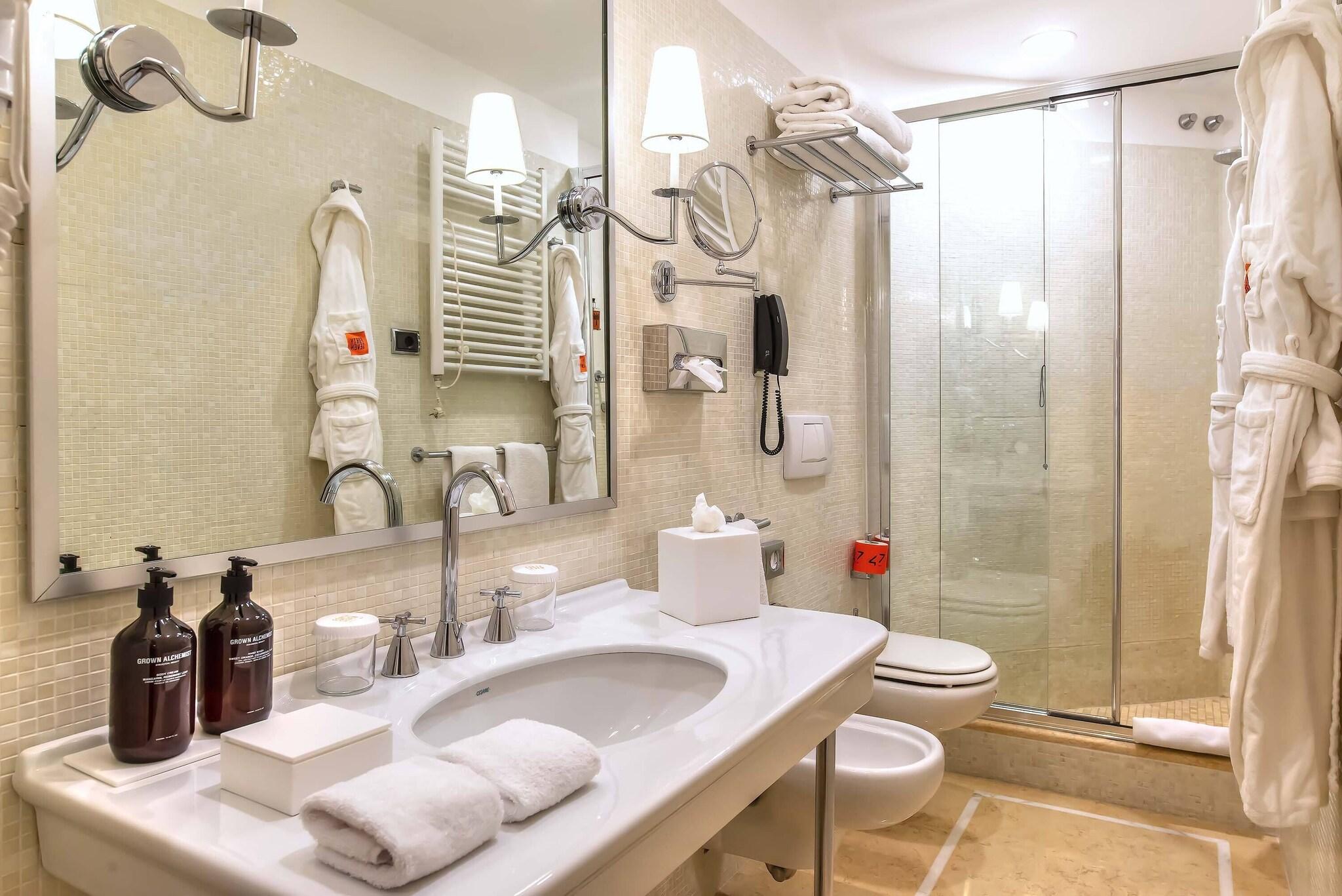 Double Classic Double Bed