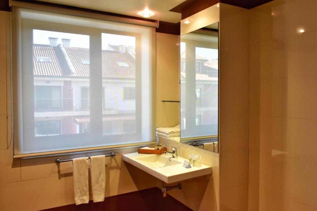 Double or Twin Economy