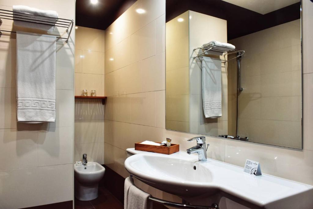 Double or Twin Standard