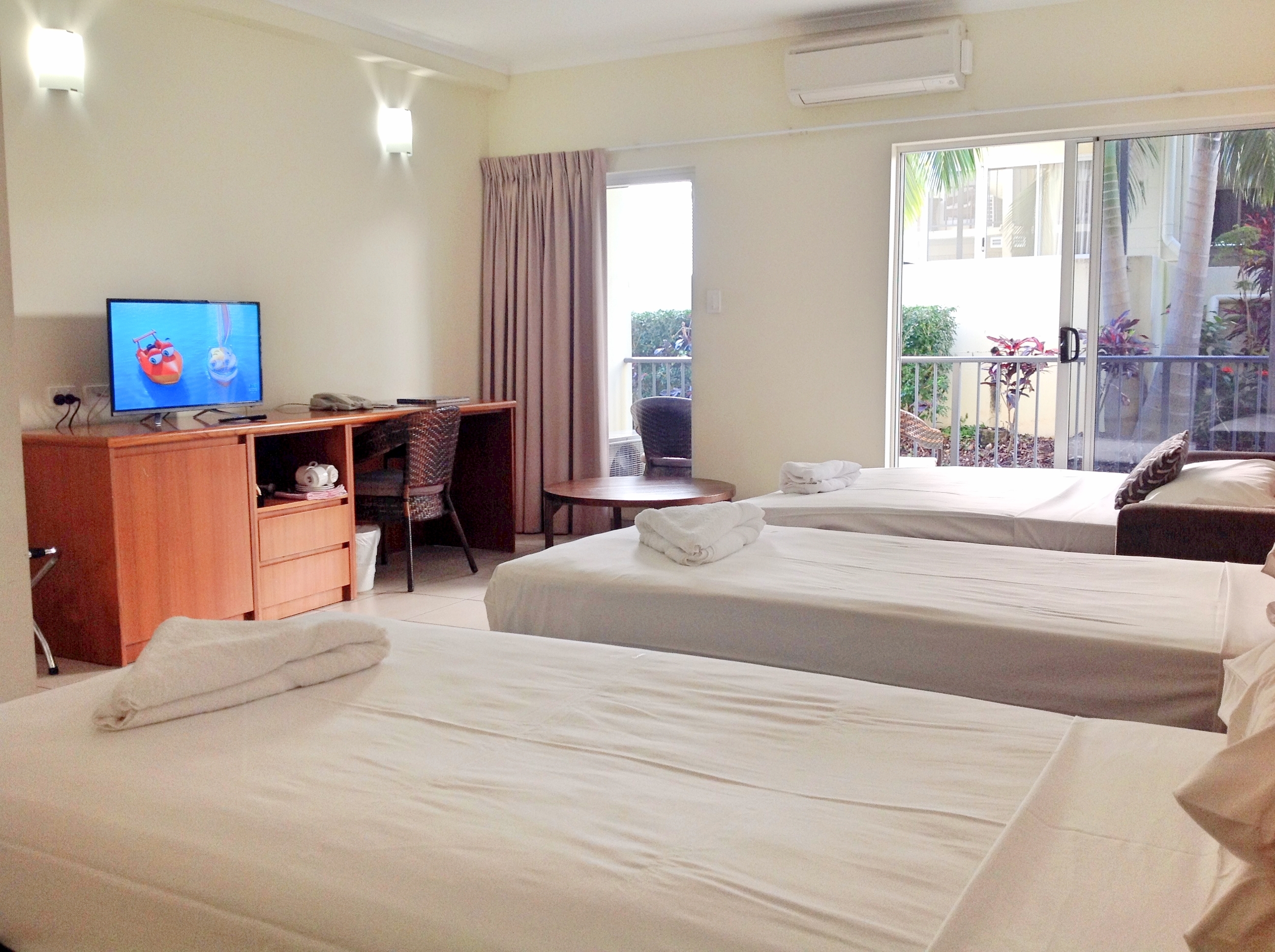 Double Deluxe King Bed