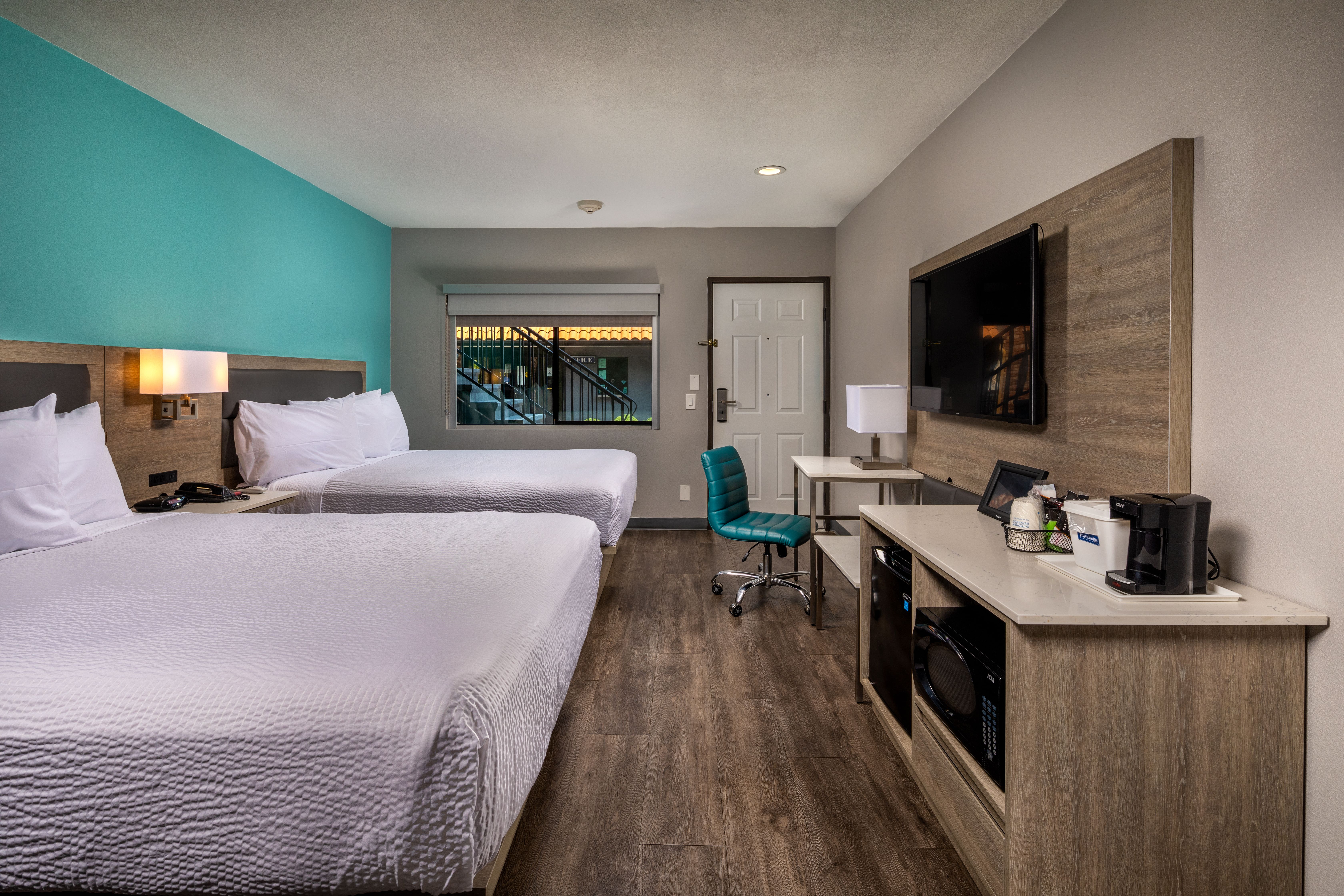 Quadruple Two Queen Beds