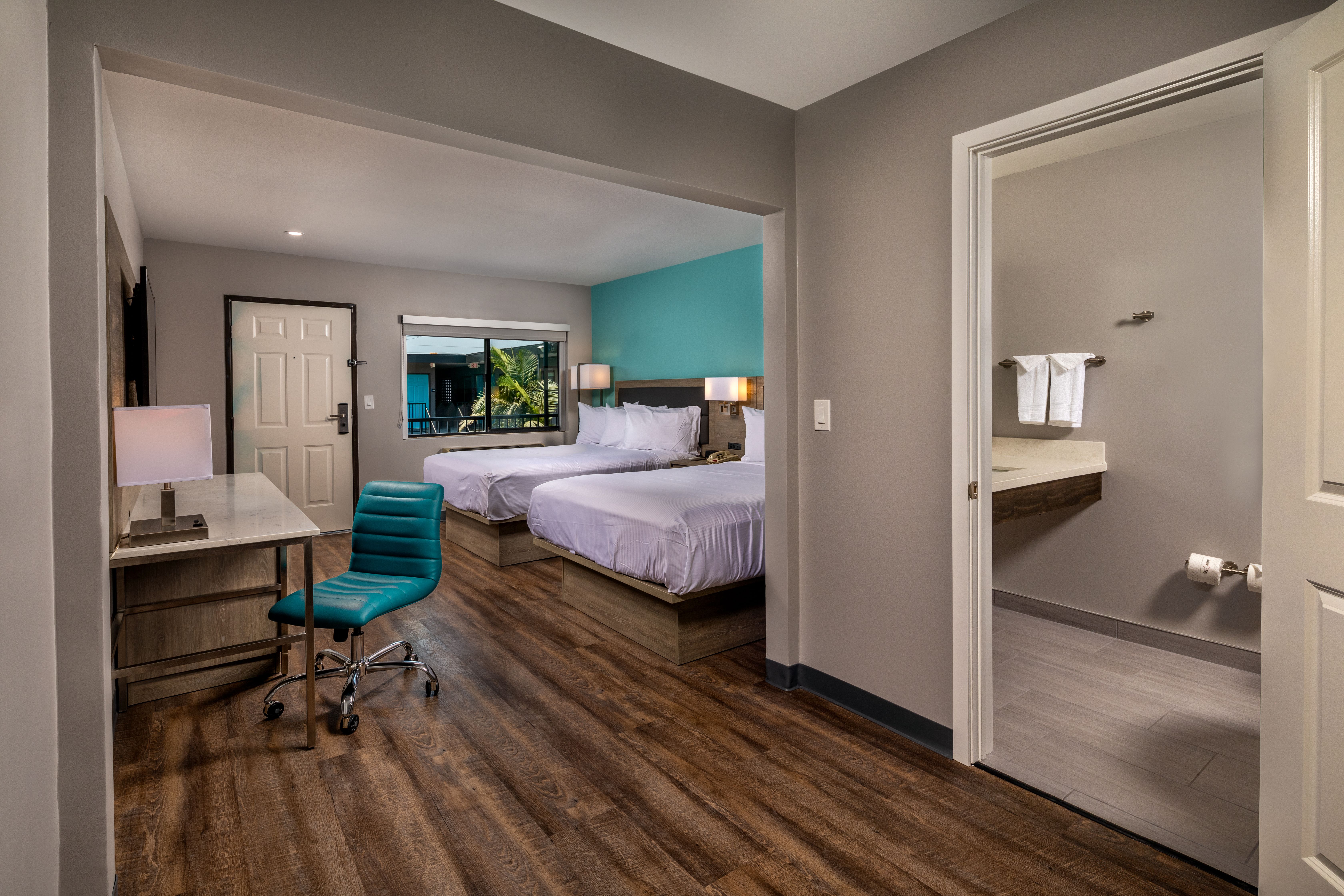 Quadruple Two Queen Beds