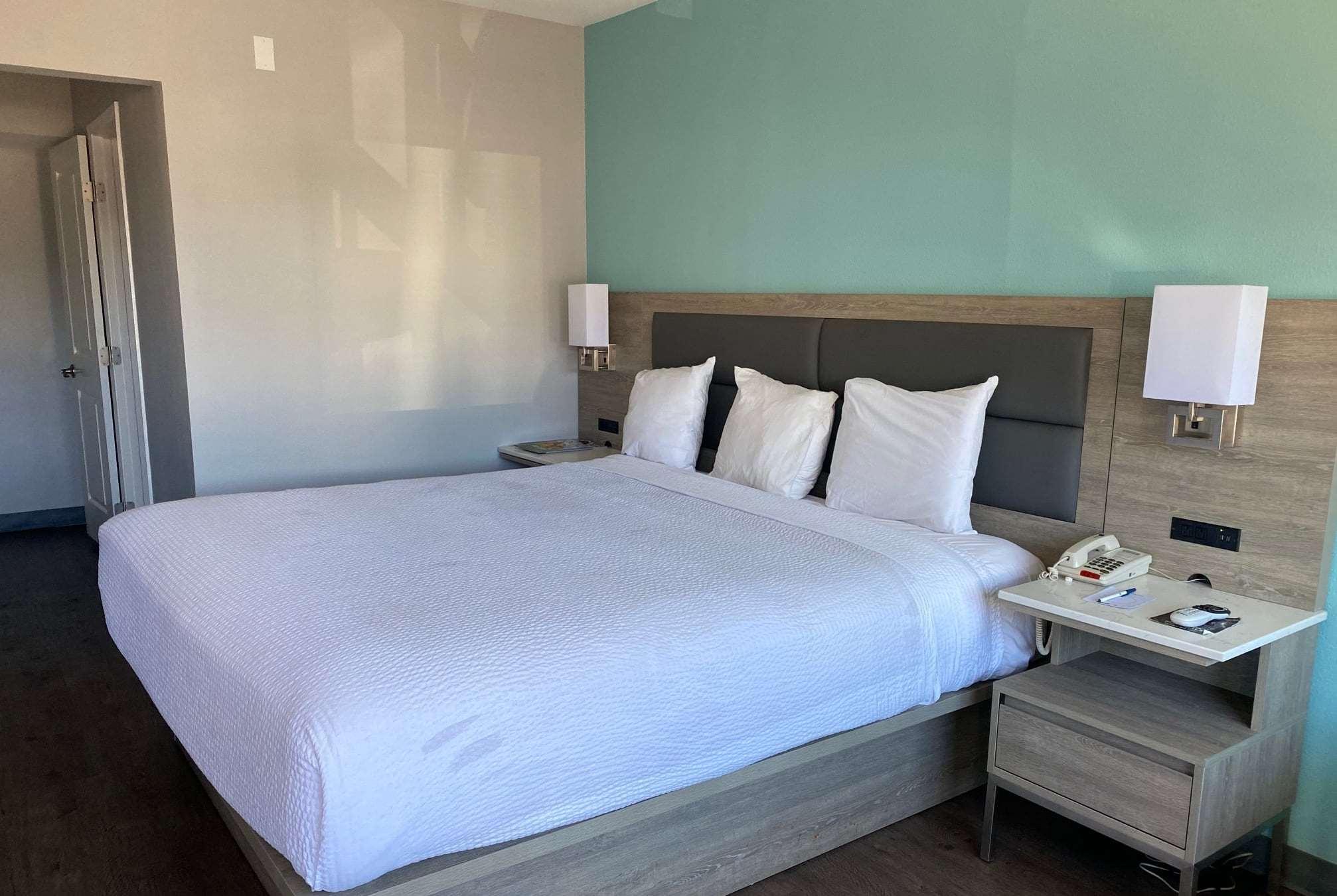 Double King Bed Non Smoking