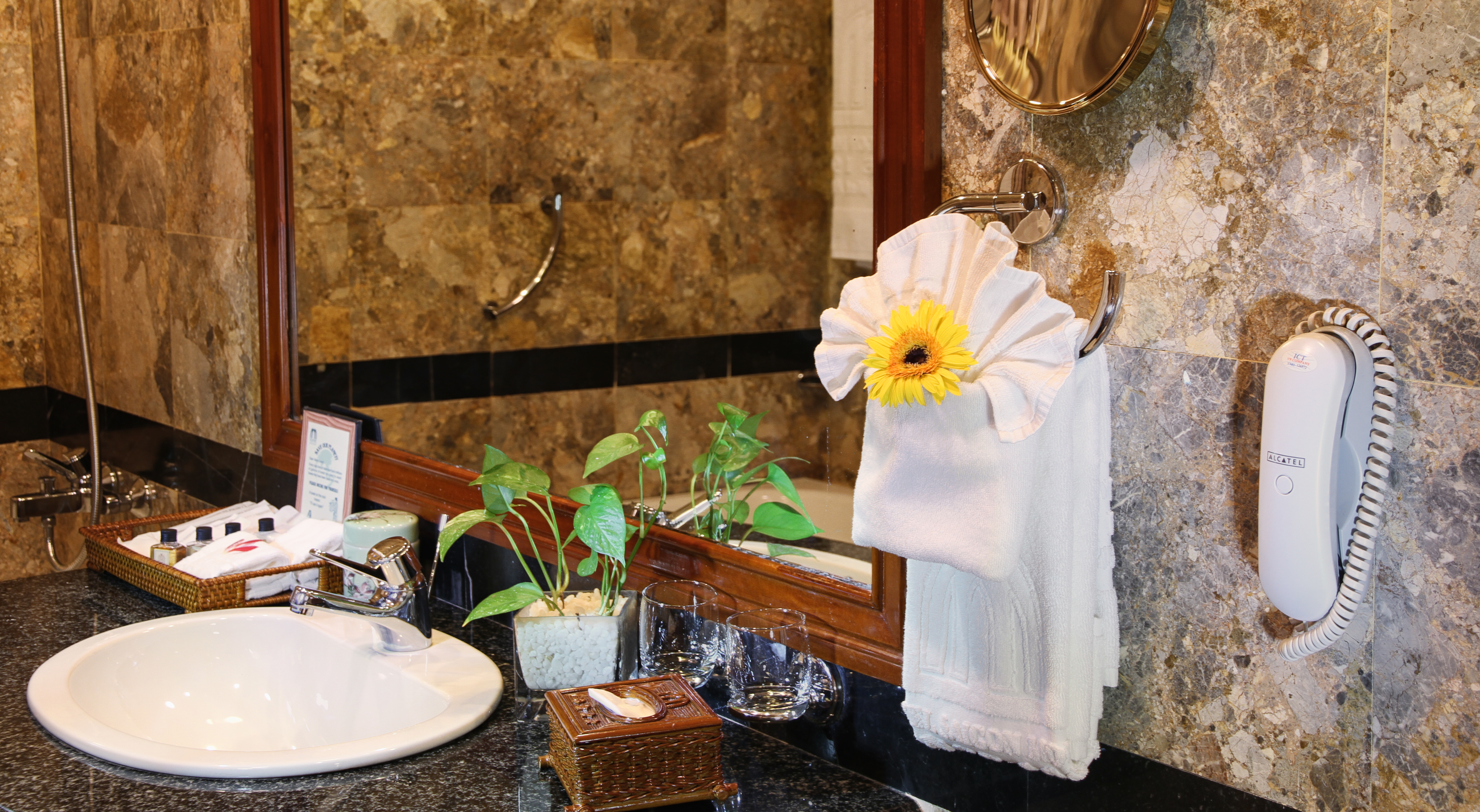 Suite City View King Bed