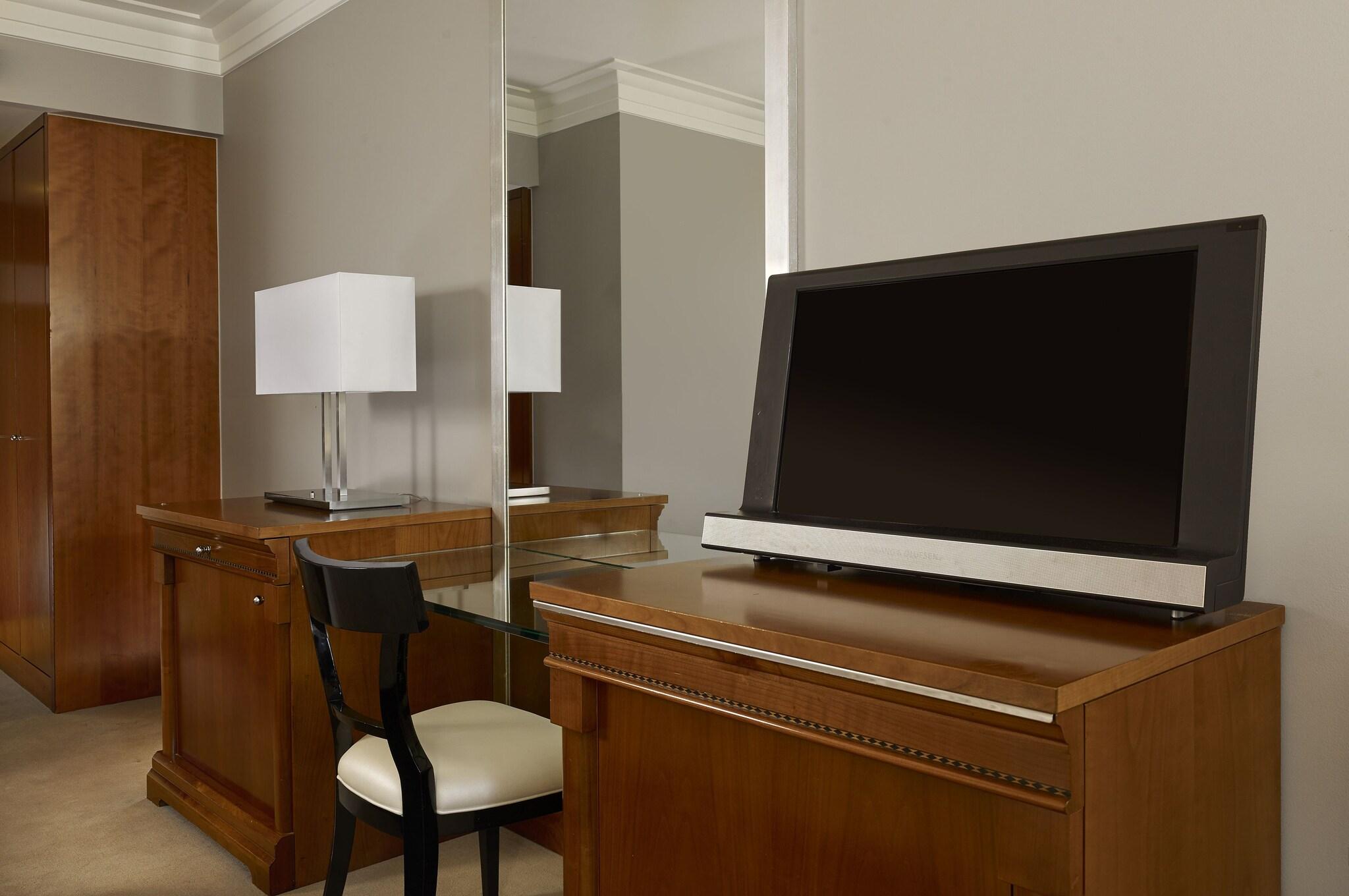 Double King Bed Non Smoking