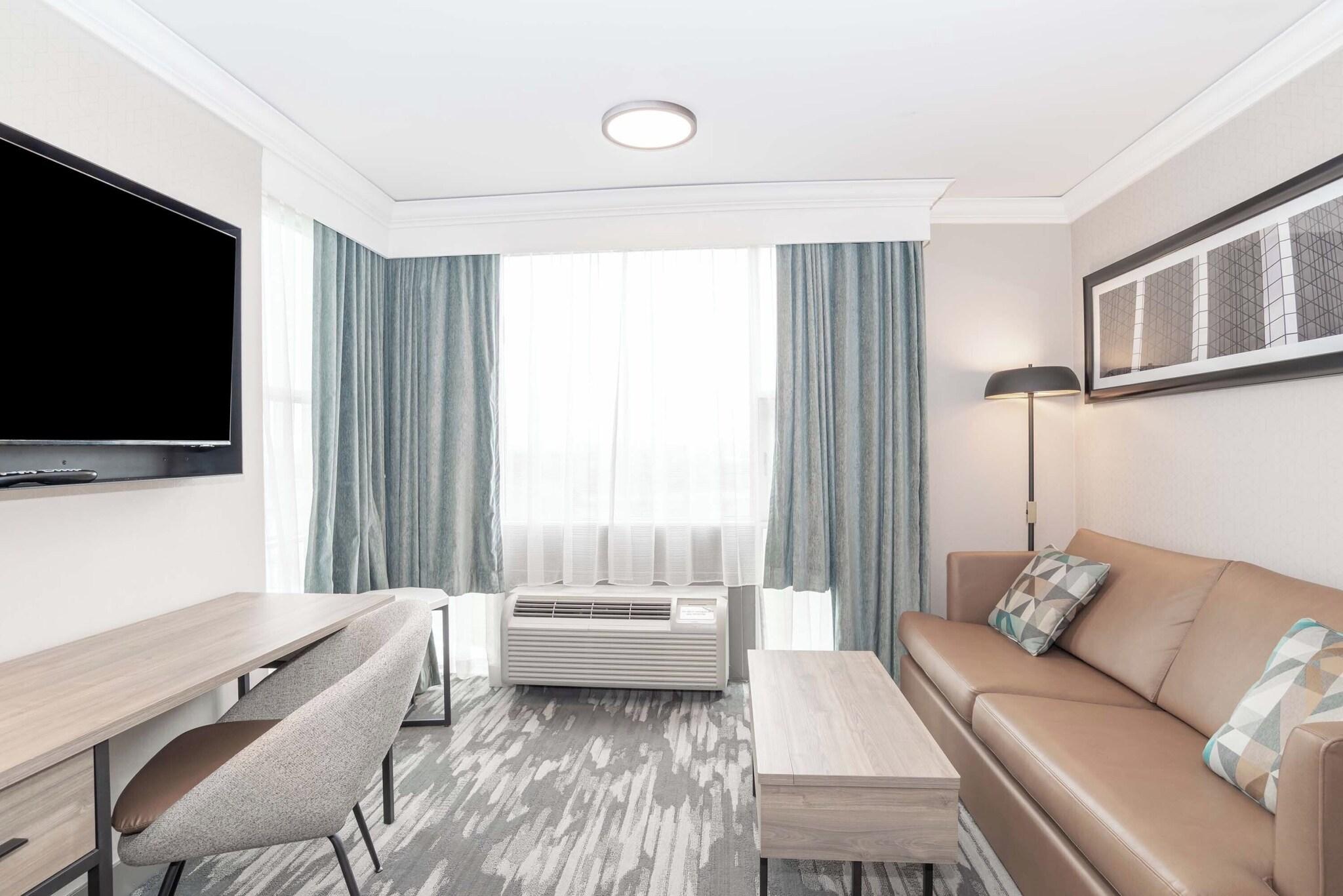 Suite with Kitchenette