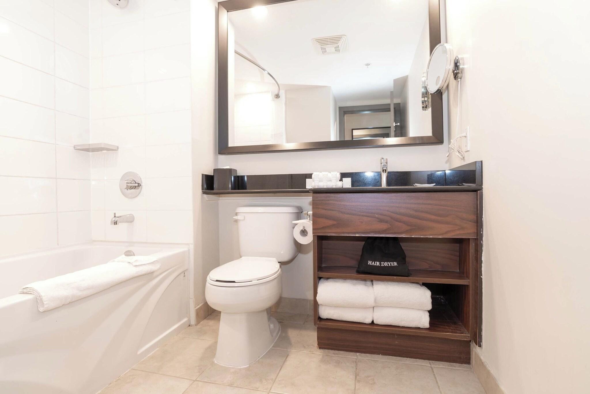 Suite with Kitchenette