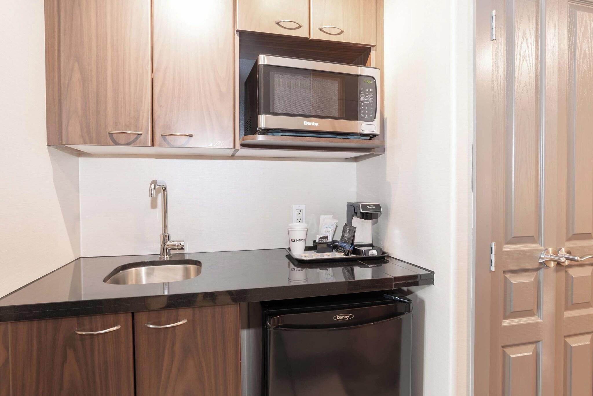 Suite with Kitchenette